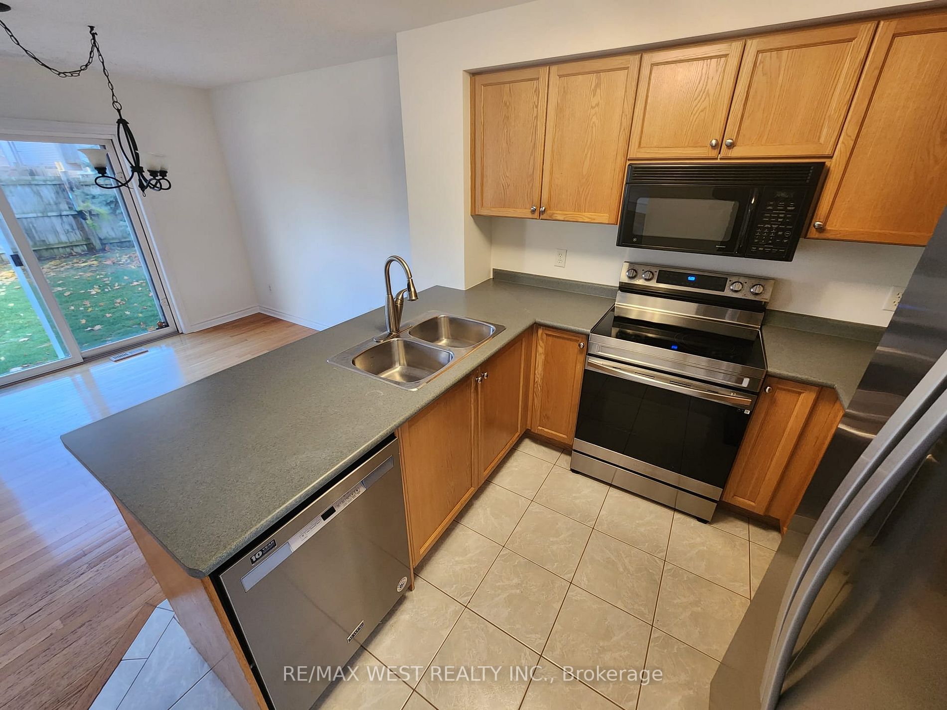 7 Watson Dr