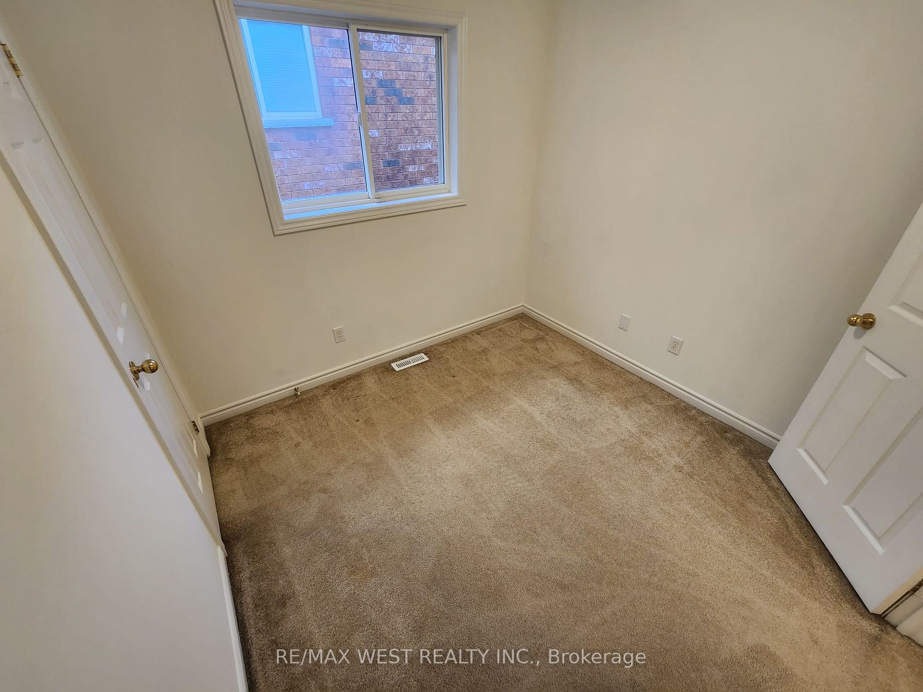 7 Watson Dr