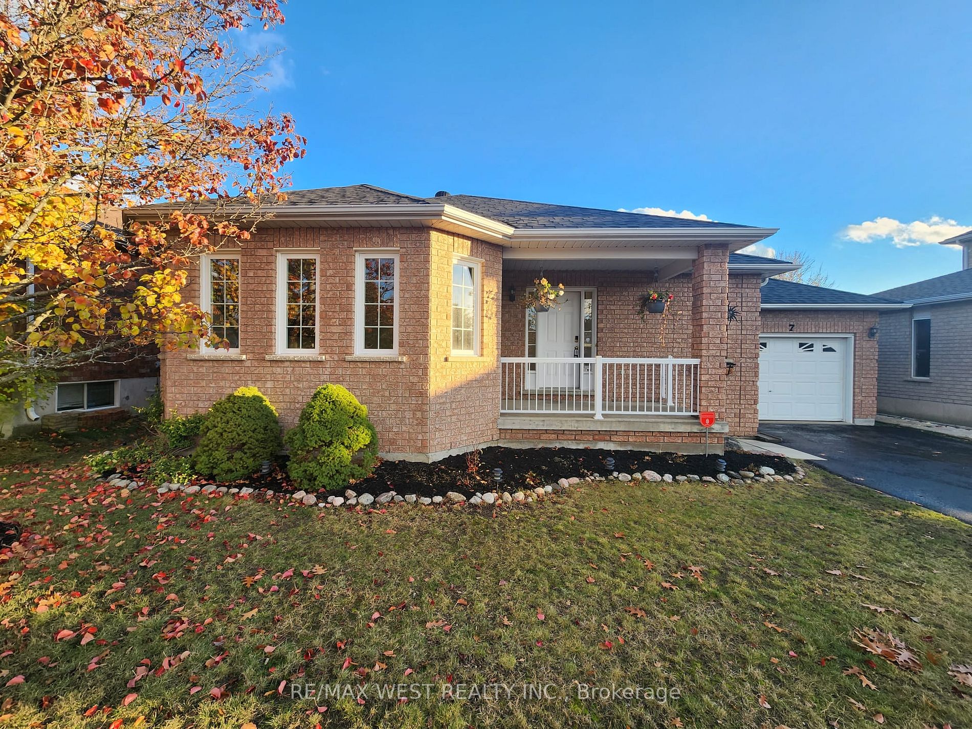 7 Watson Dr