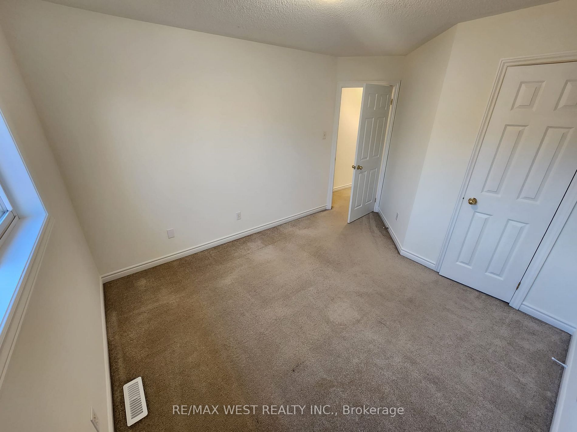 7 Watson Dr
