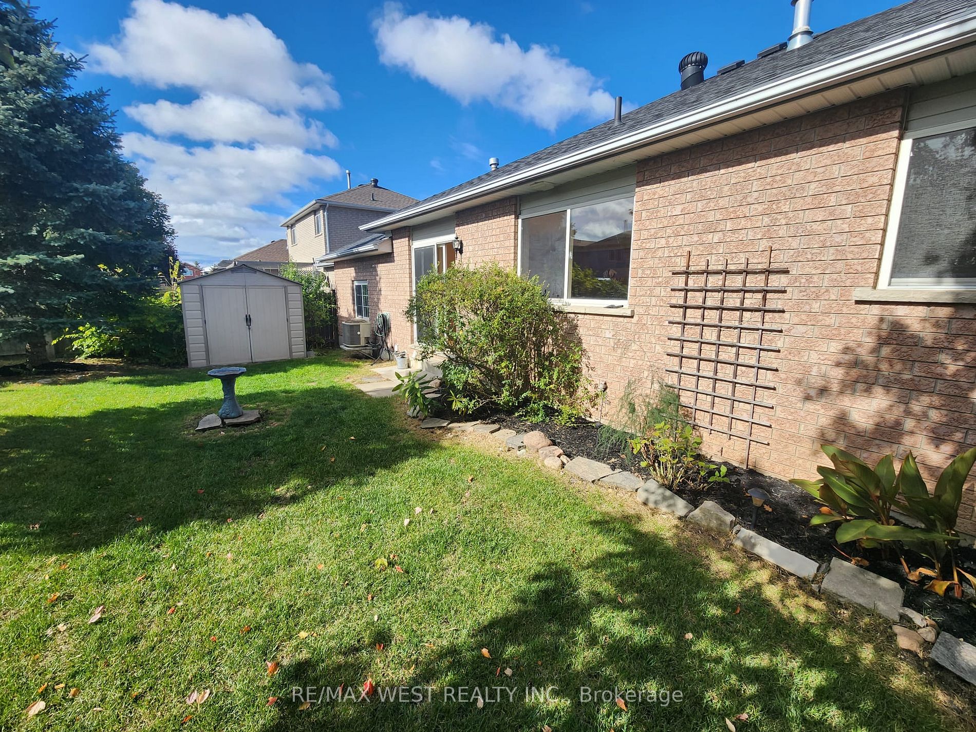7 Watson Dr
