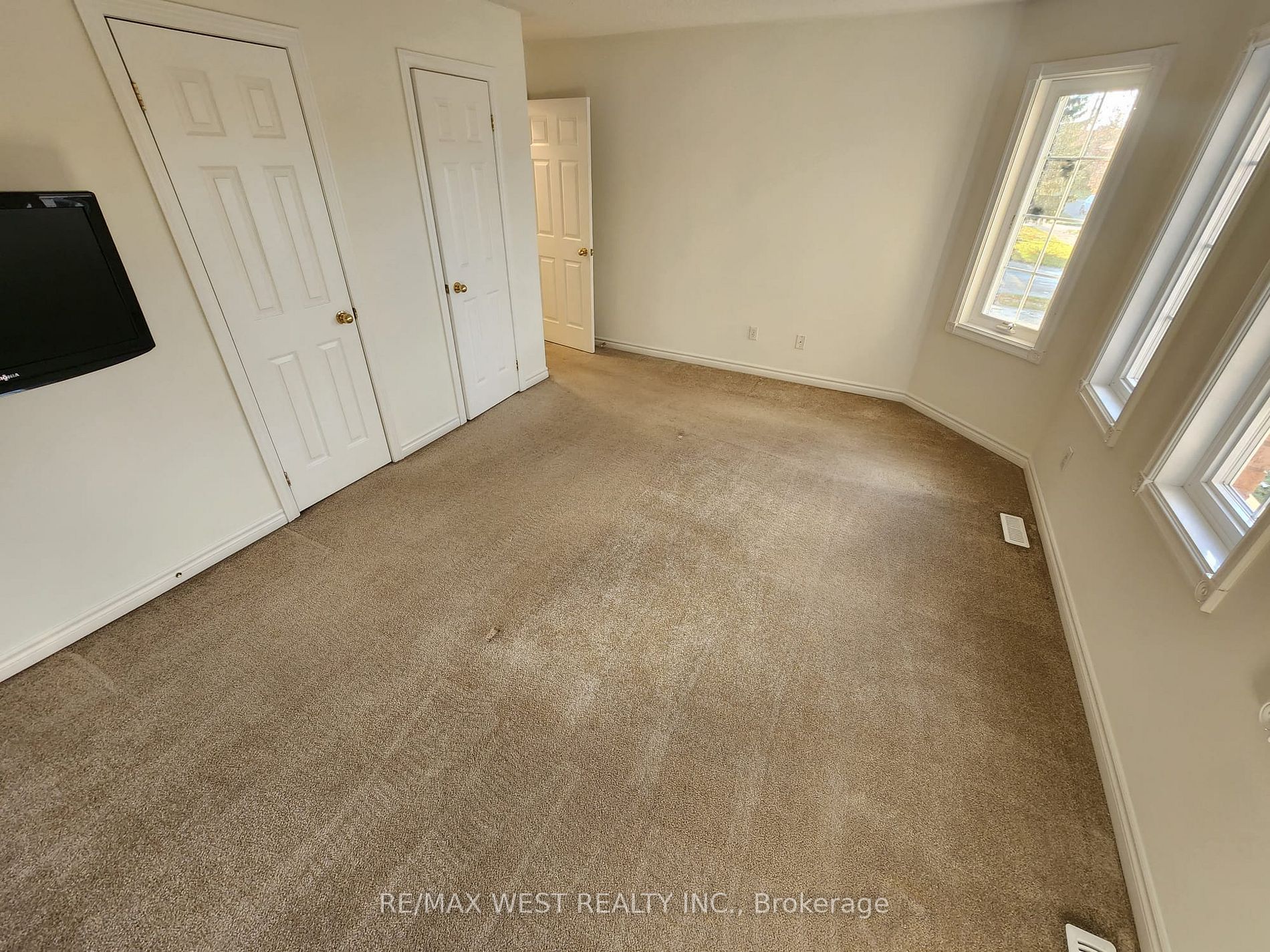 7 Watson Dr