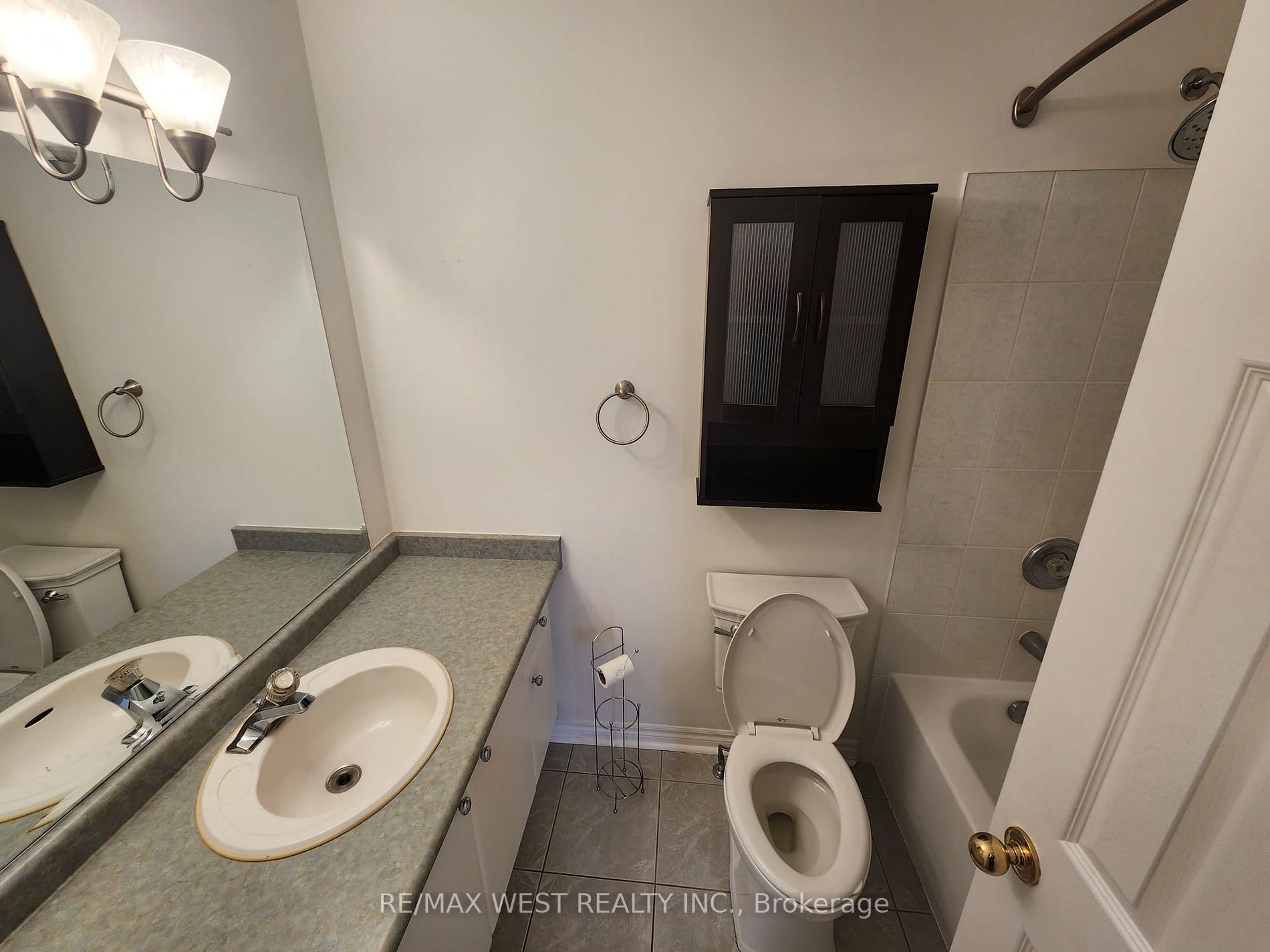 7 Watson Dr
