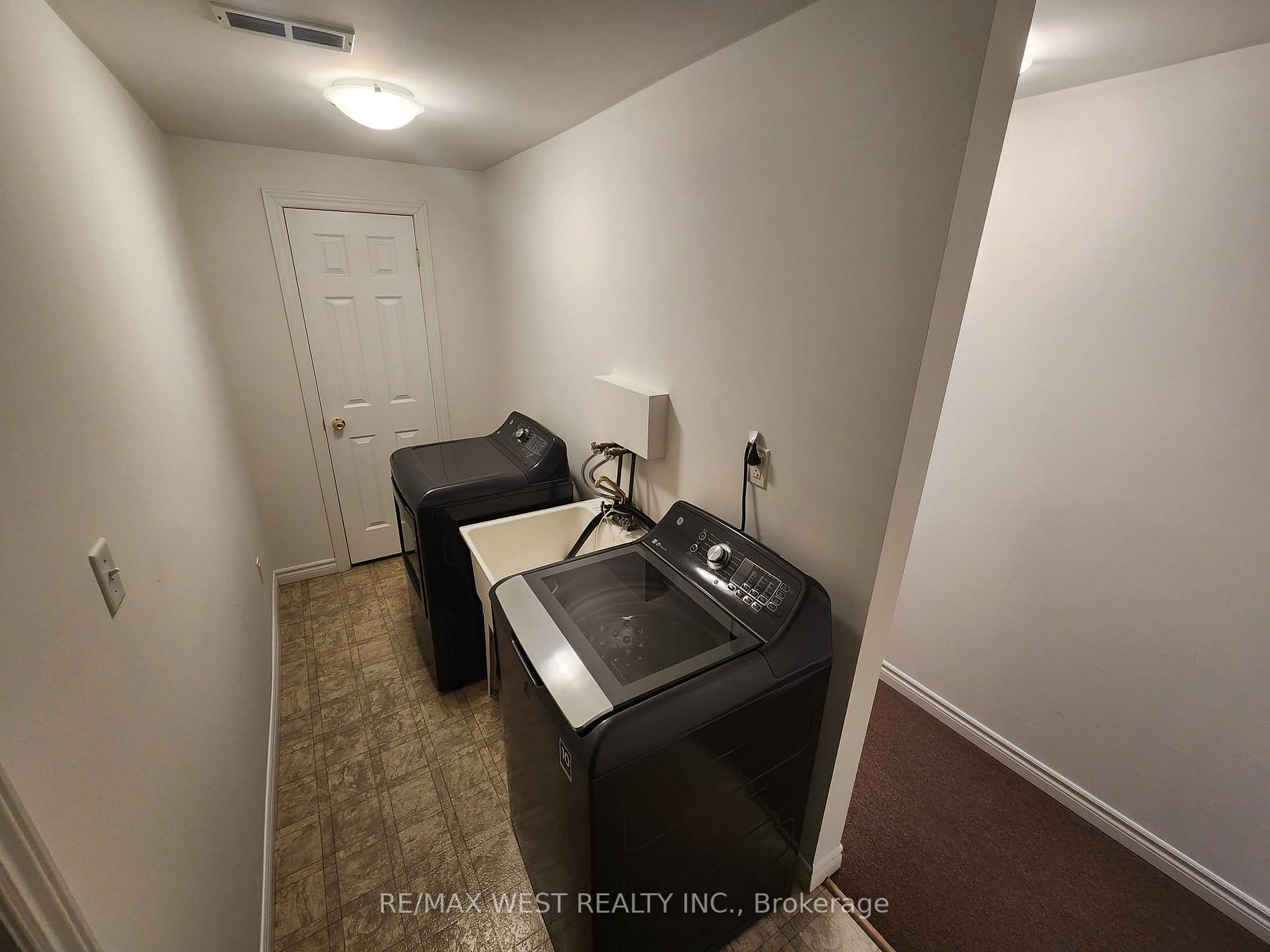 7 Watson Dr