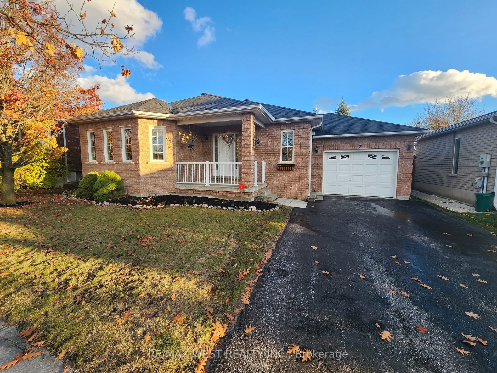 7 Watson Dr