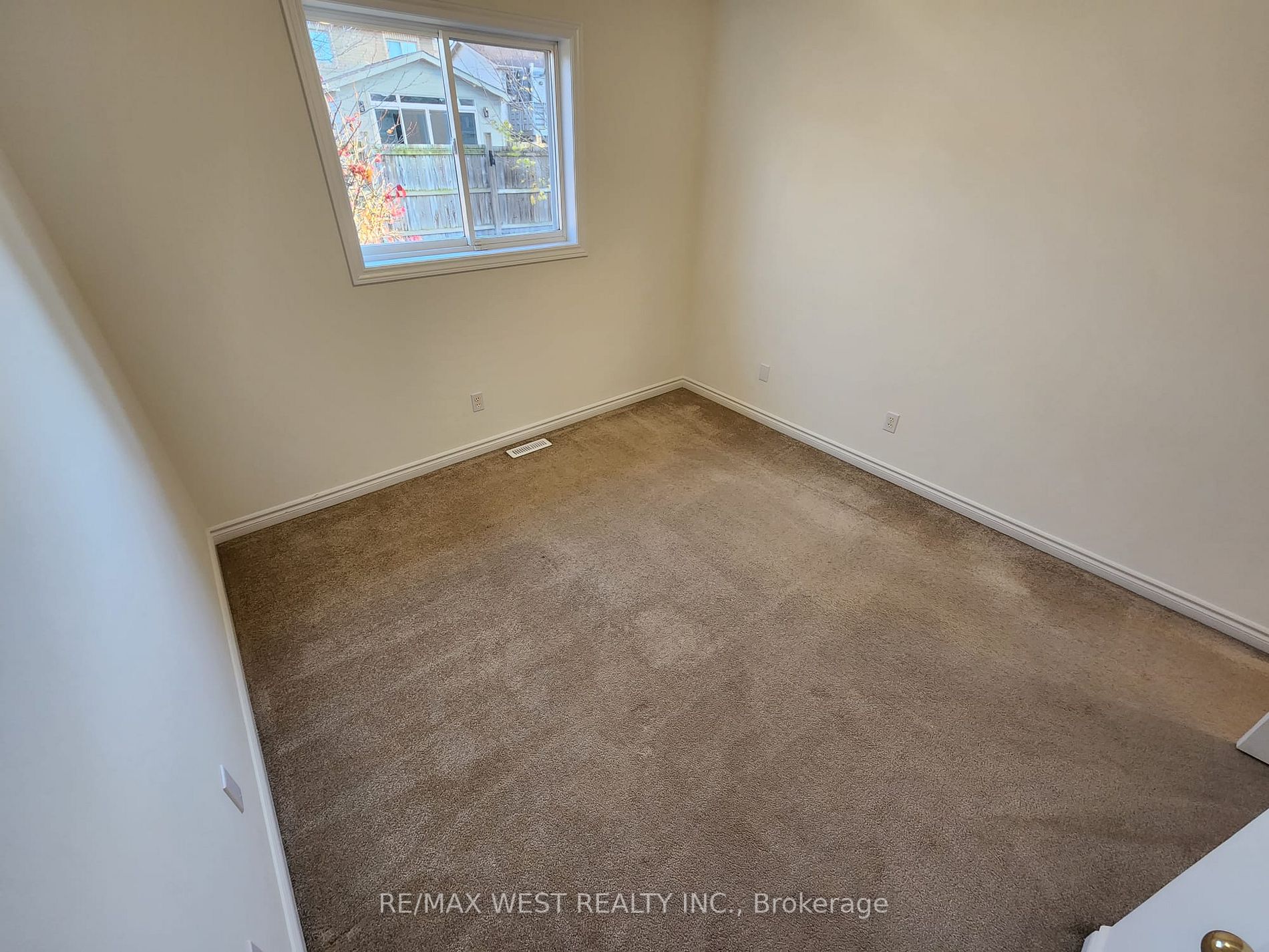 7 Watson Dr