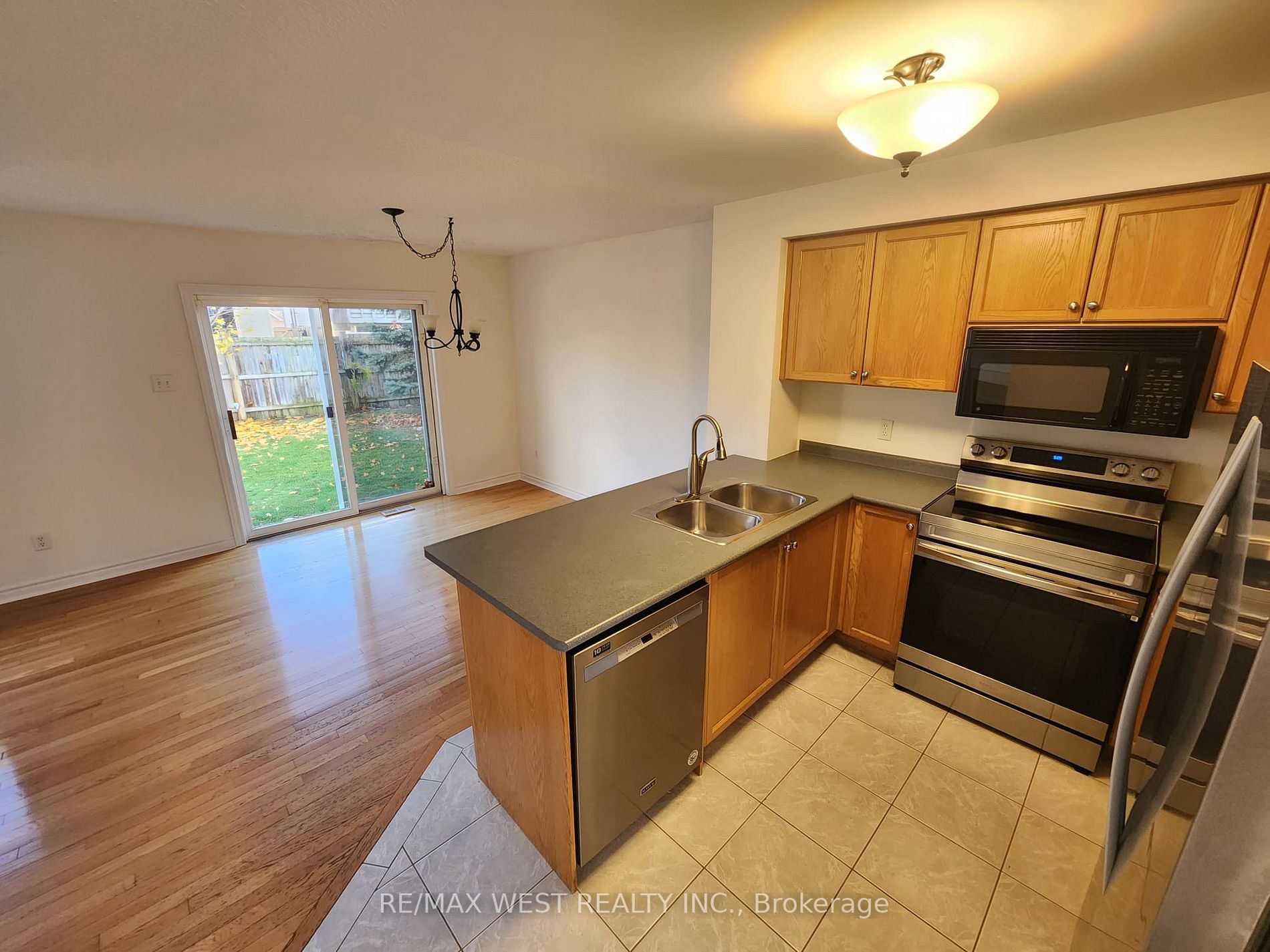 7 Watson Dr