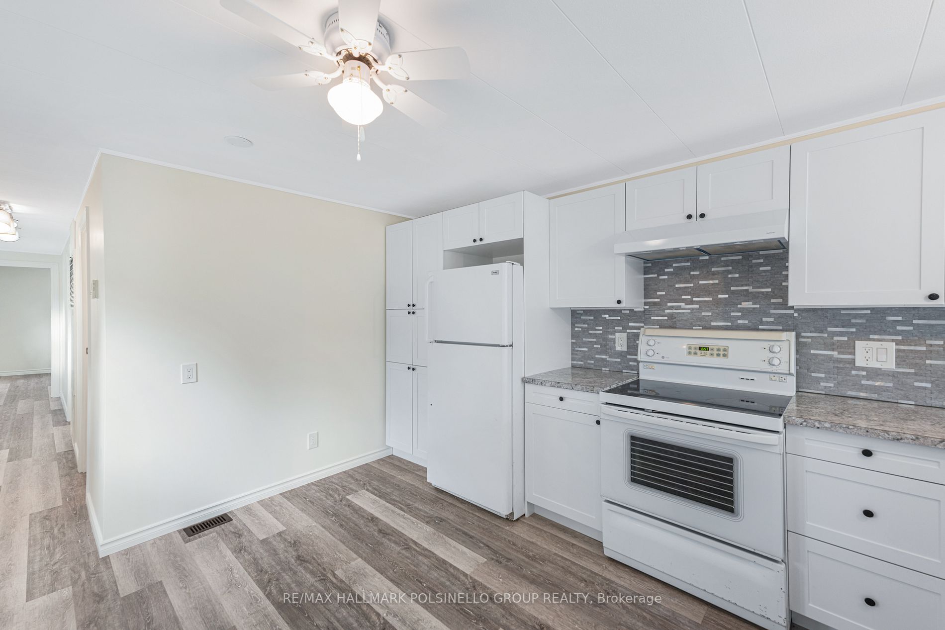 6 Carruthers Street S