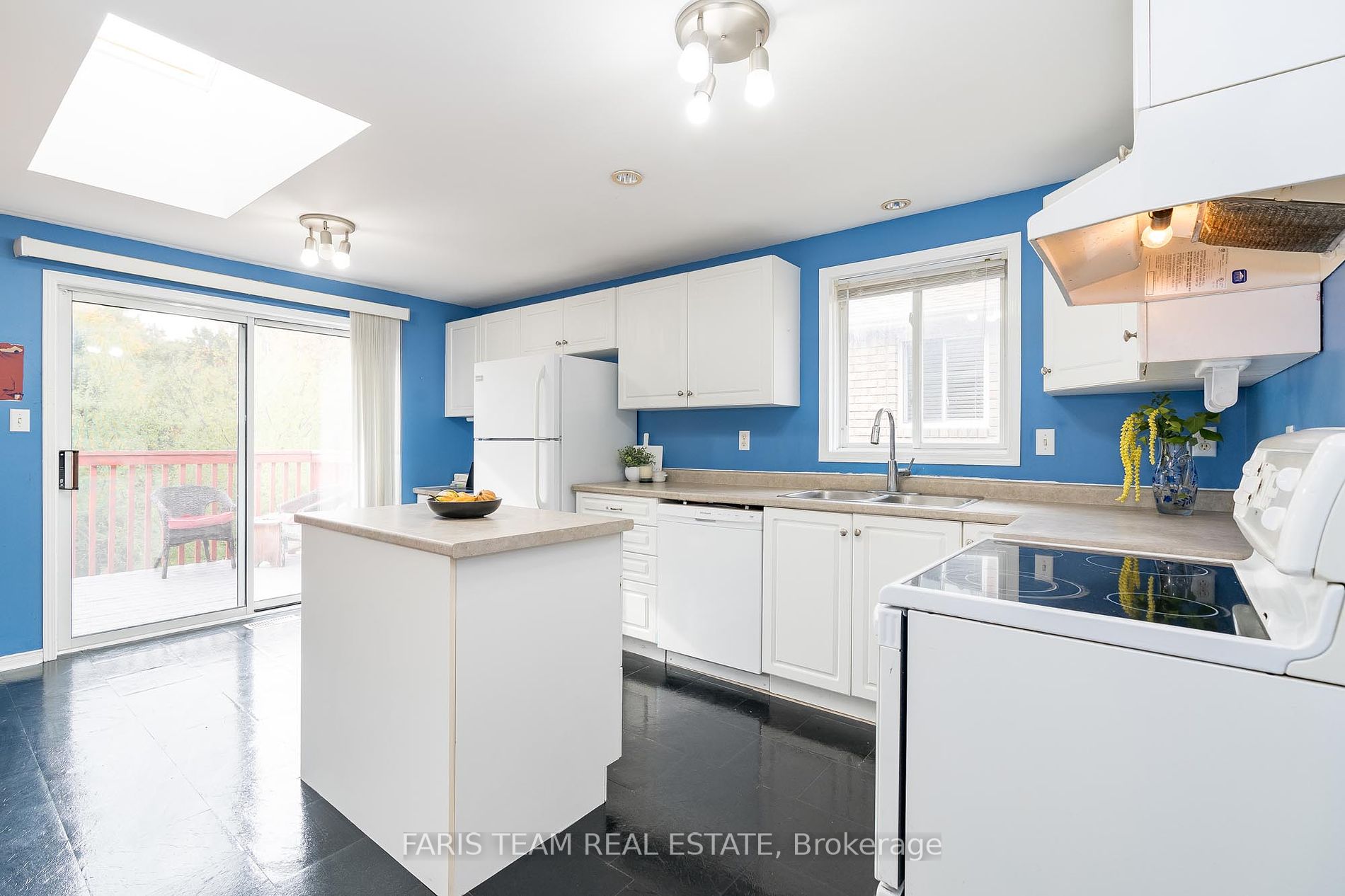 21 Garibaldi Dr