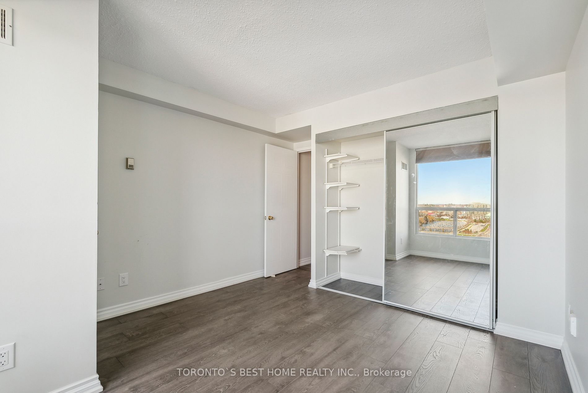 75 Ellen St, #1509