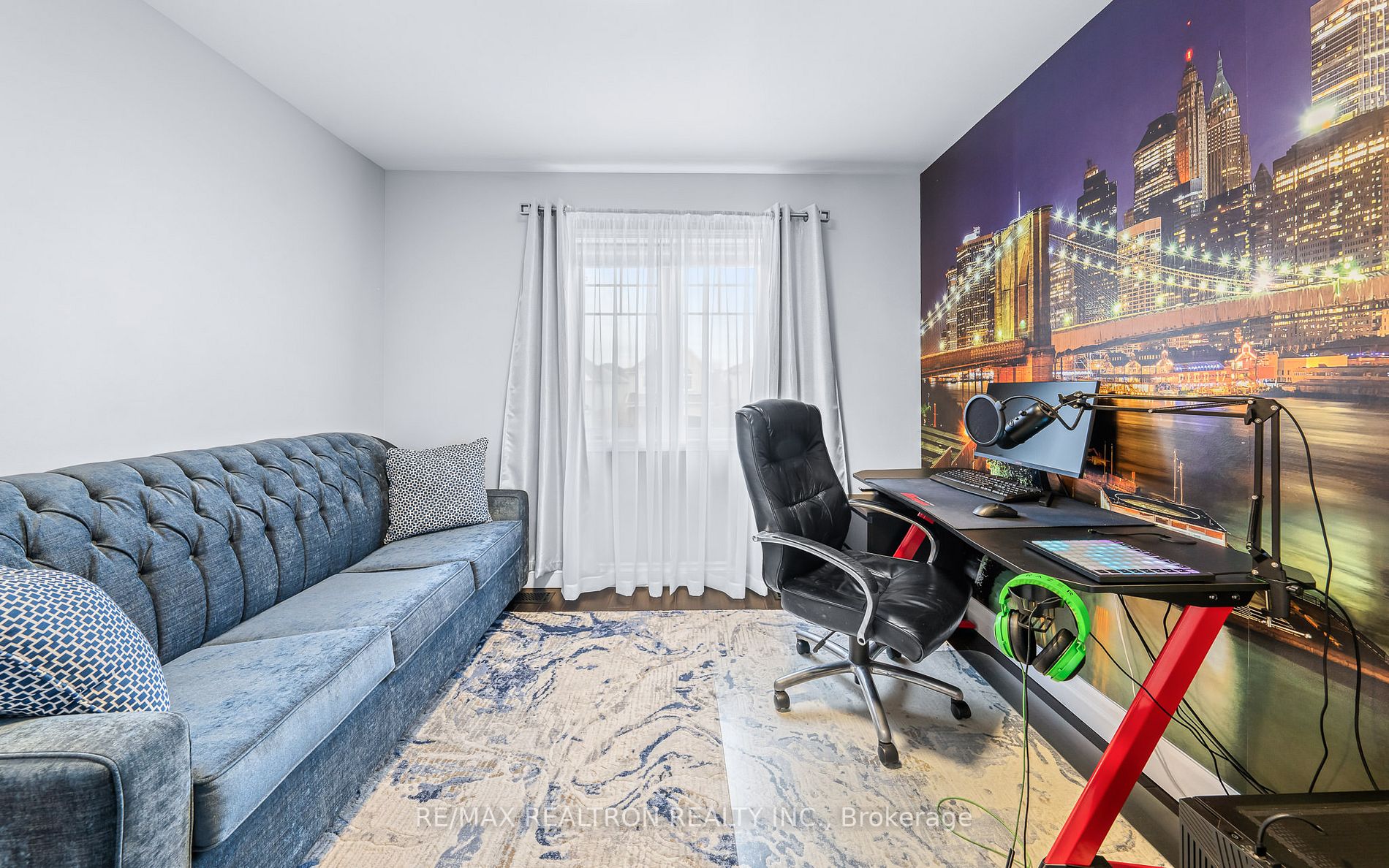 129 Empire Dr