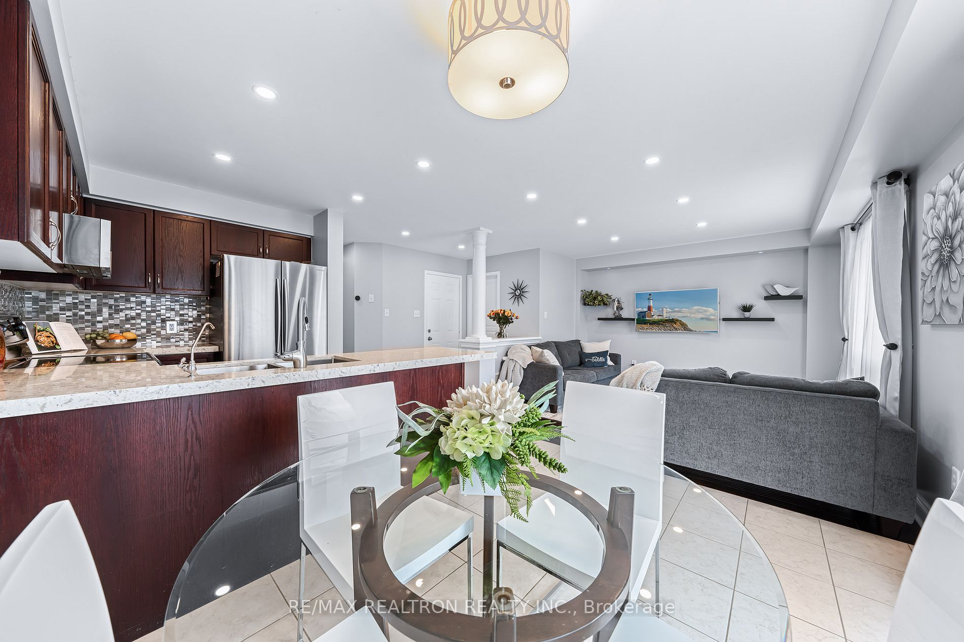 129 Empire Dr
