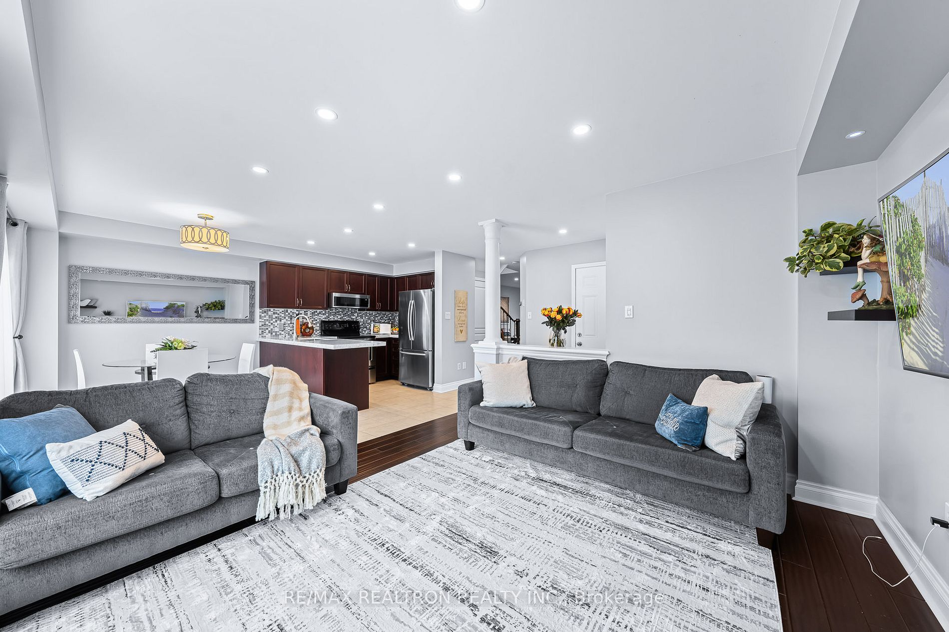 129 Empire Dr