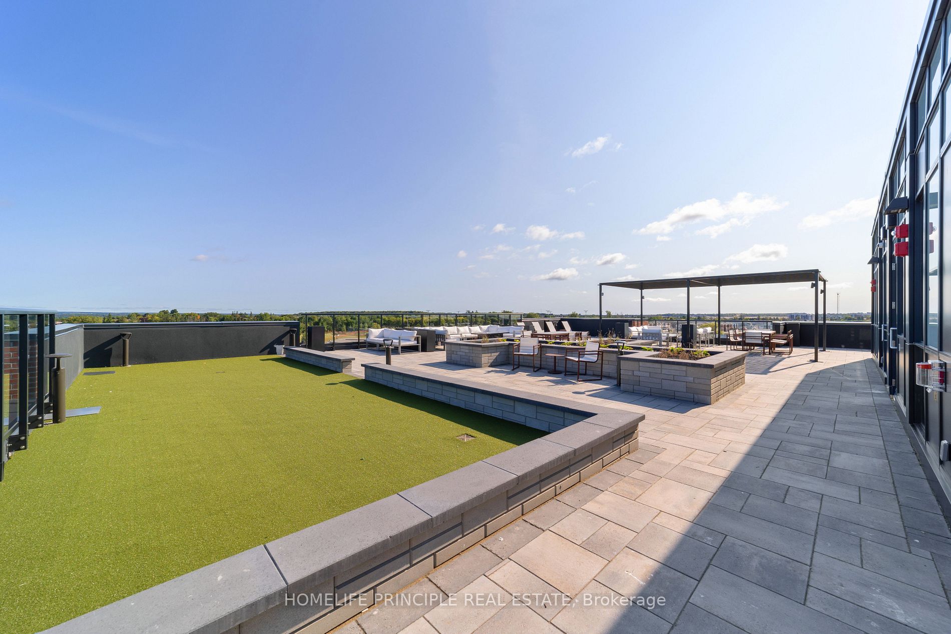 681 Yonge St, #512
