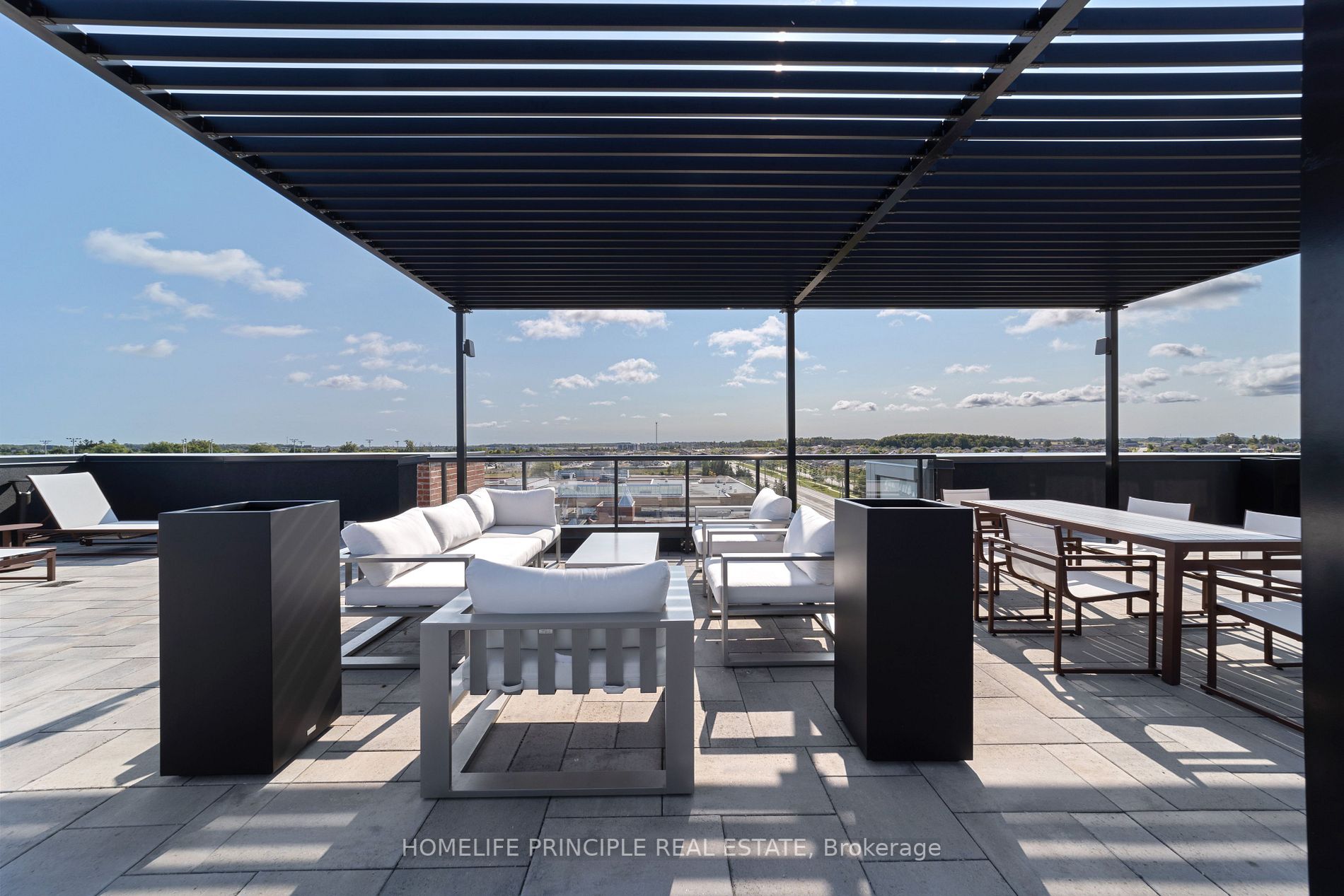 681 Yonge St, #512