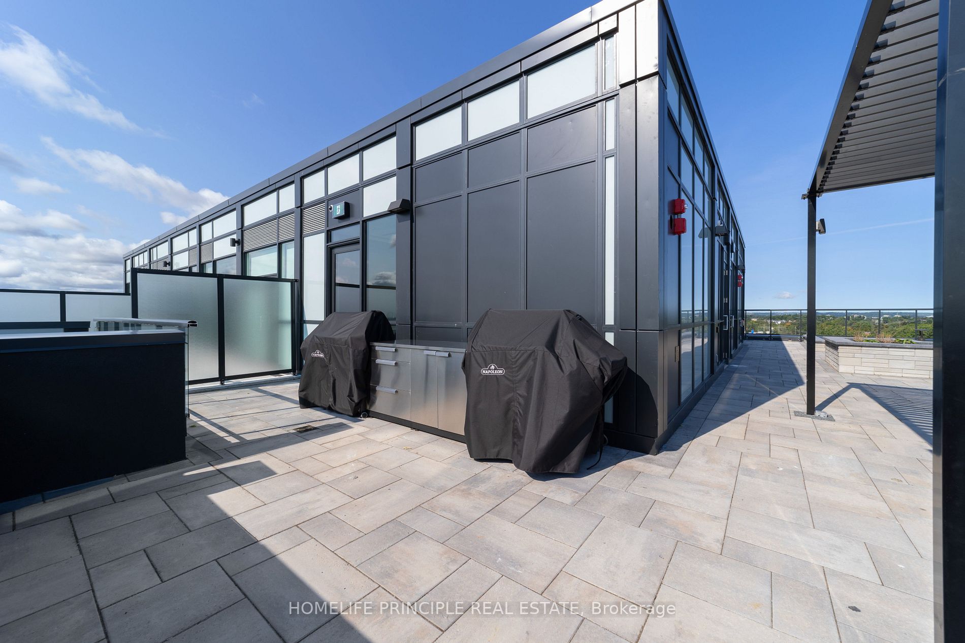 681 Yonge St, #512