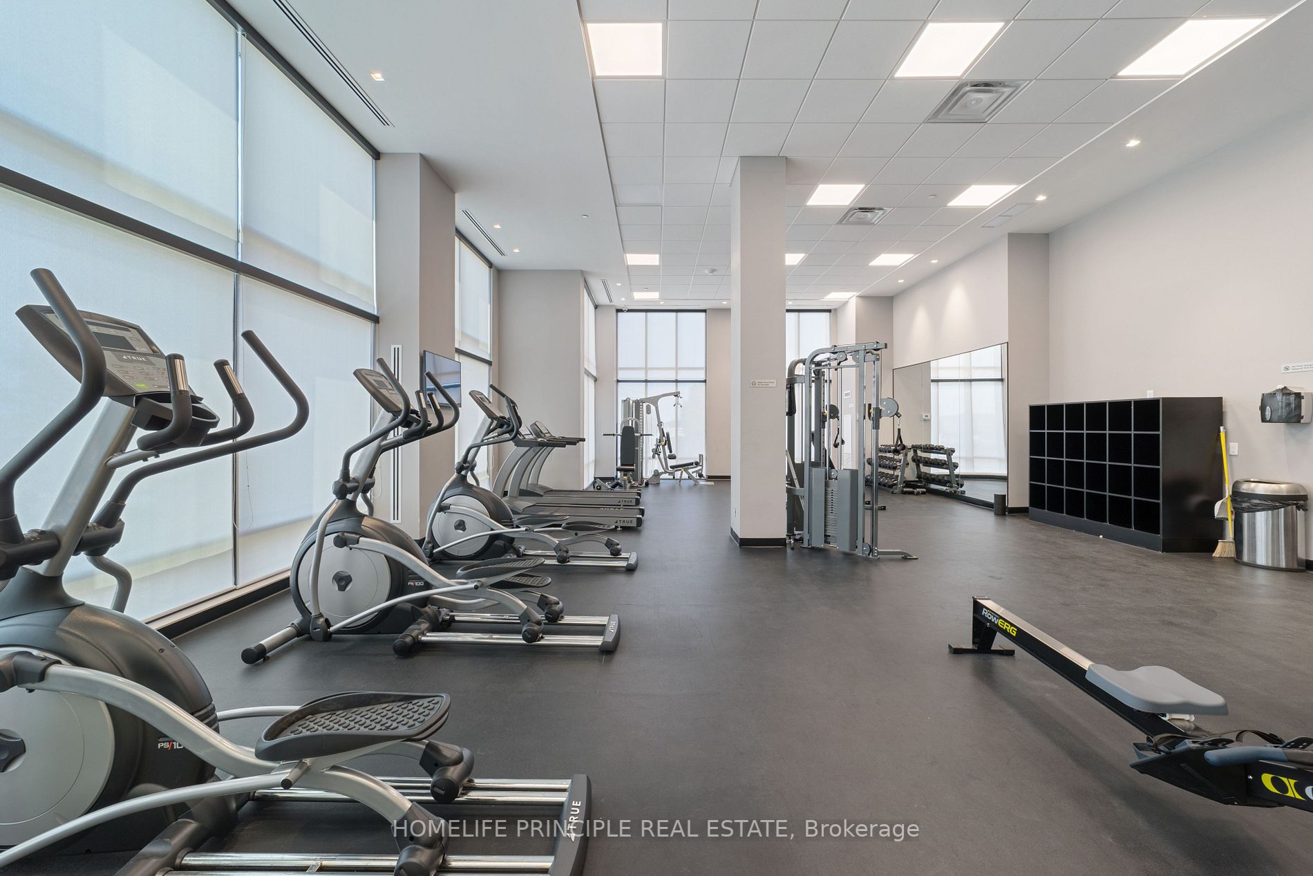 681 Yonge St, #512