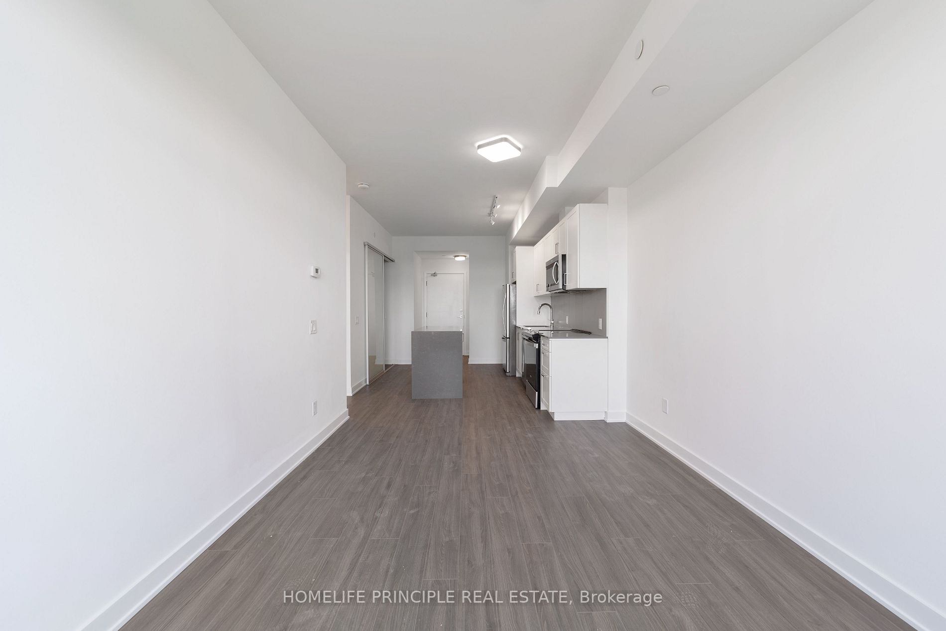 681 Yonge St, #512