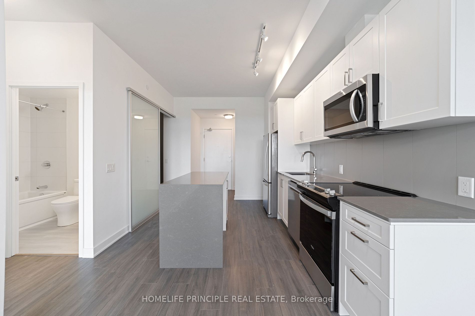 681 Yonge St, #512