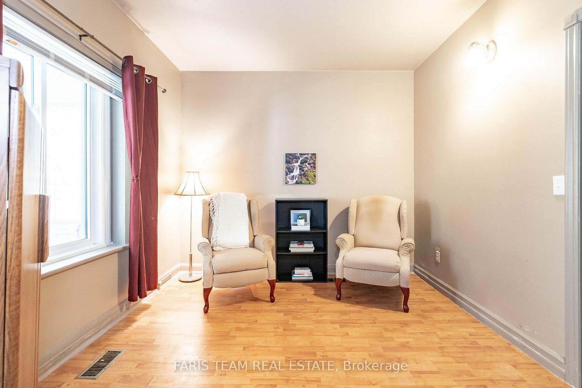 413 Queen St