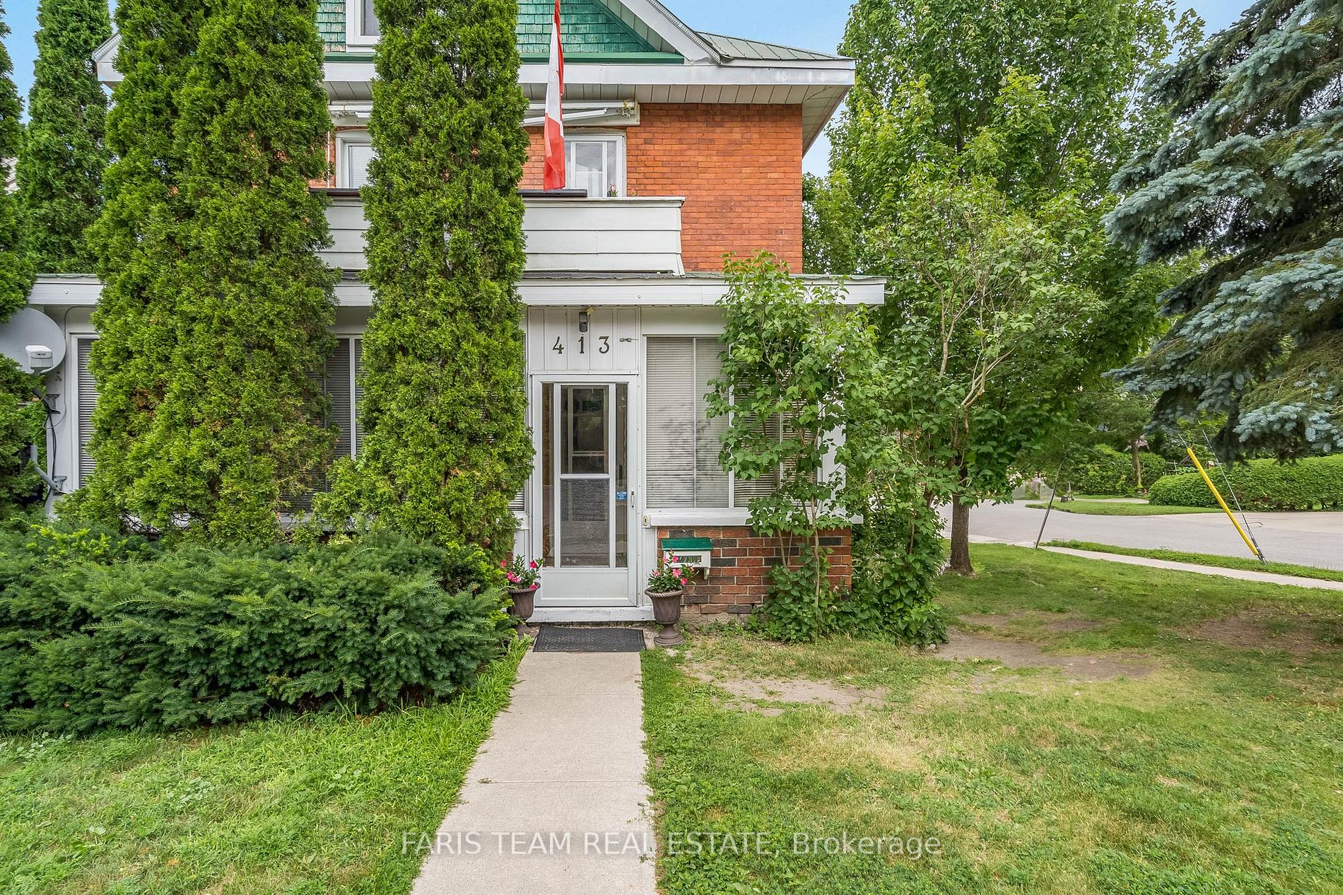 413 Queen St