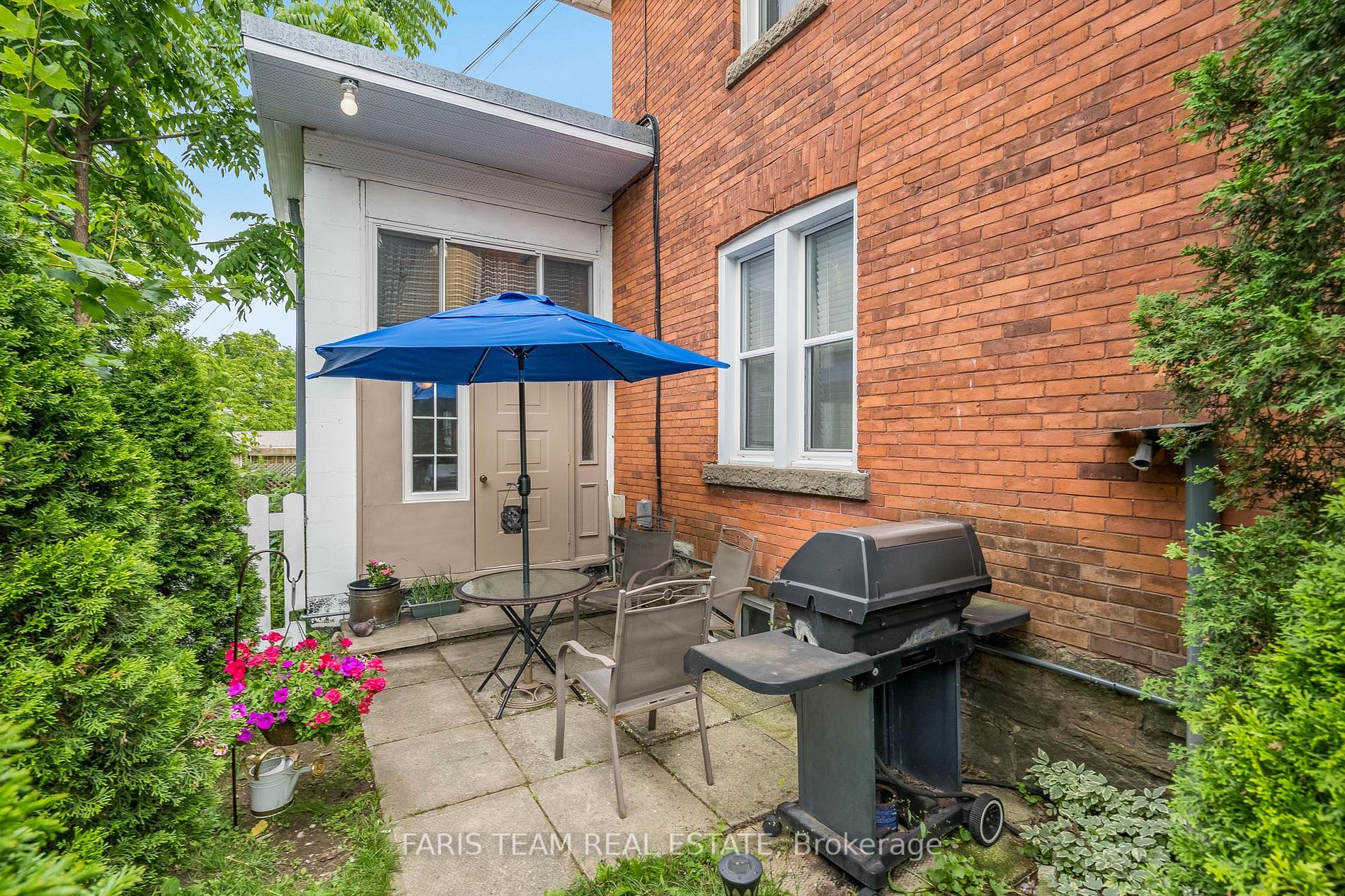 413 Queen St