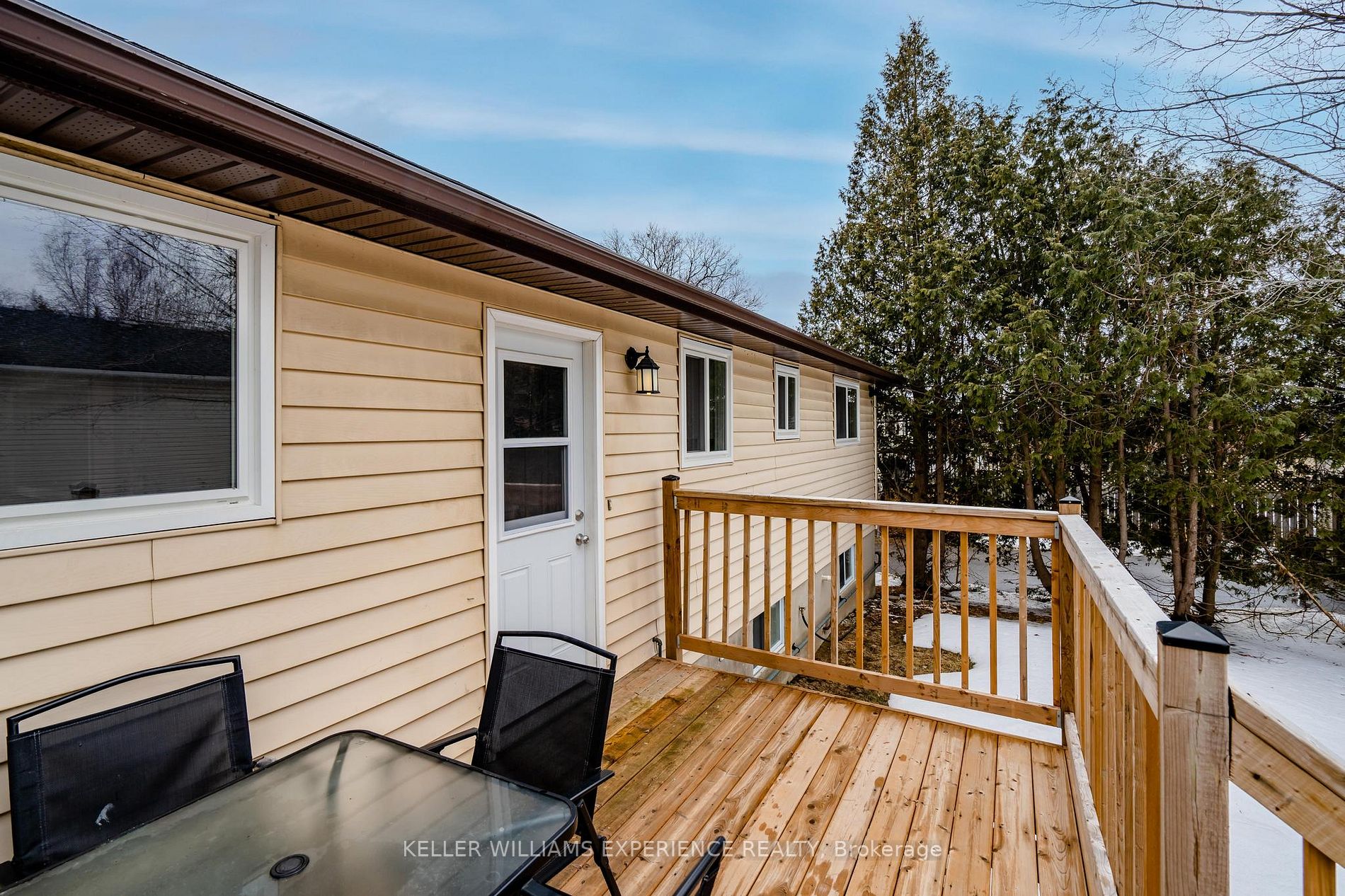 200 Ferndale Dr N