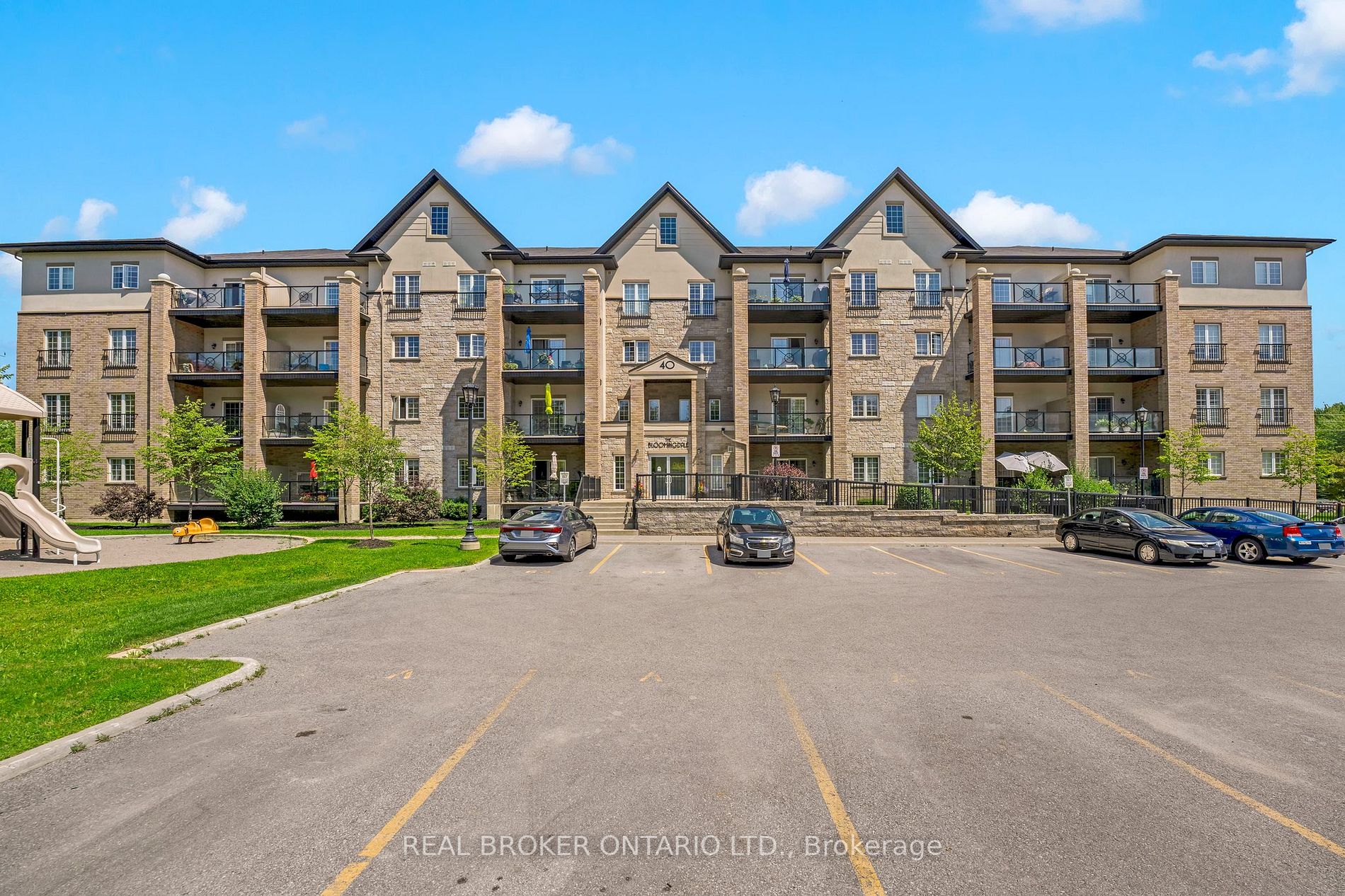 40 Ferndale Dr S, #201
