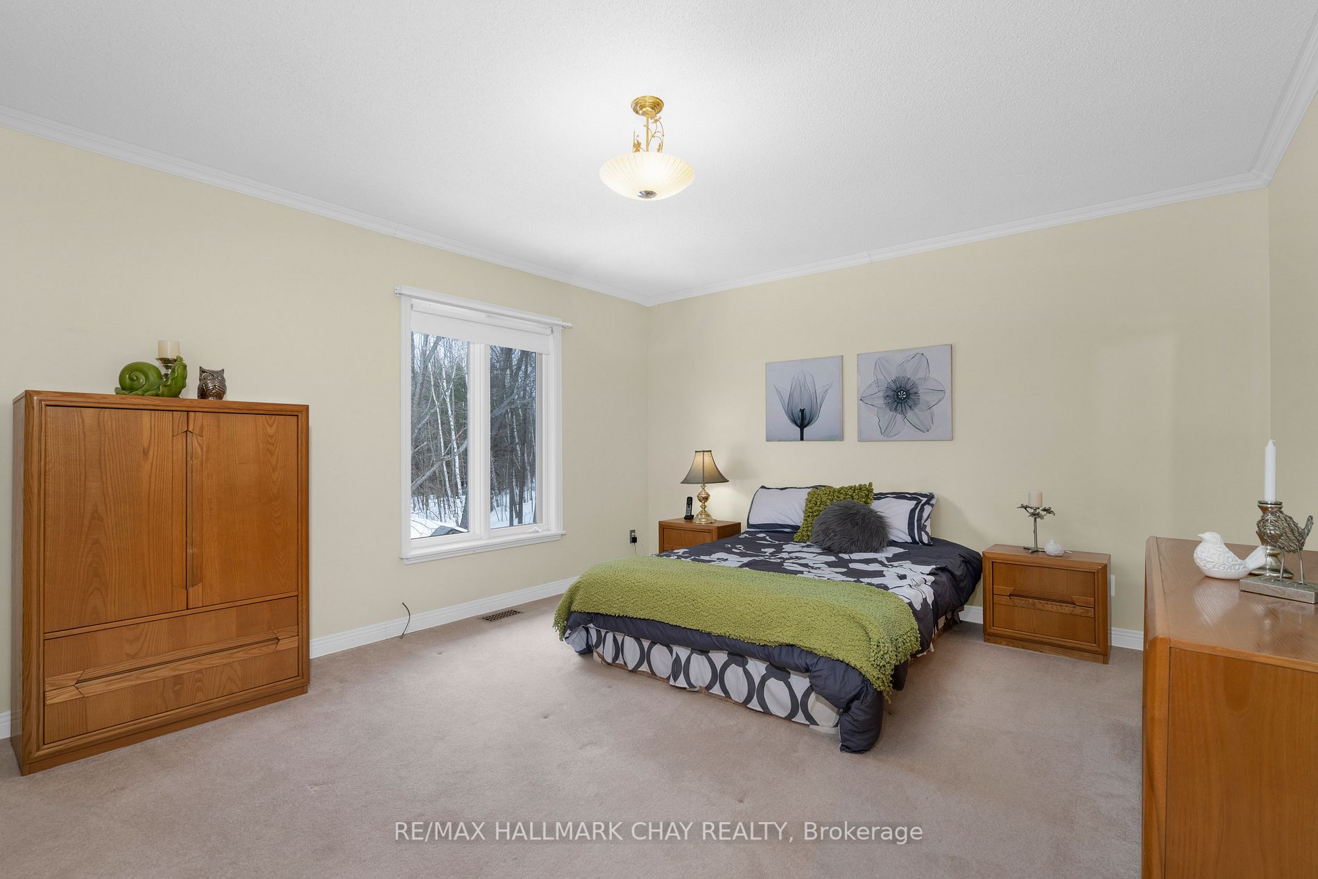 712 Mt St Louis Road W