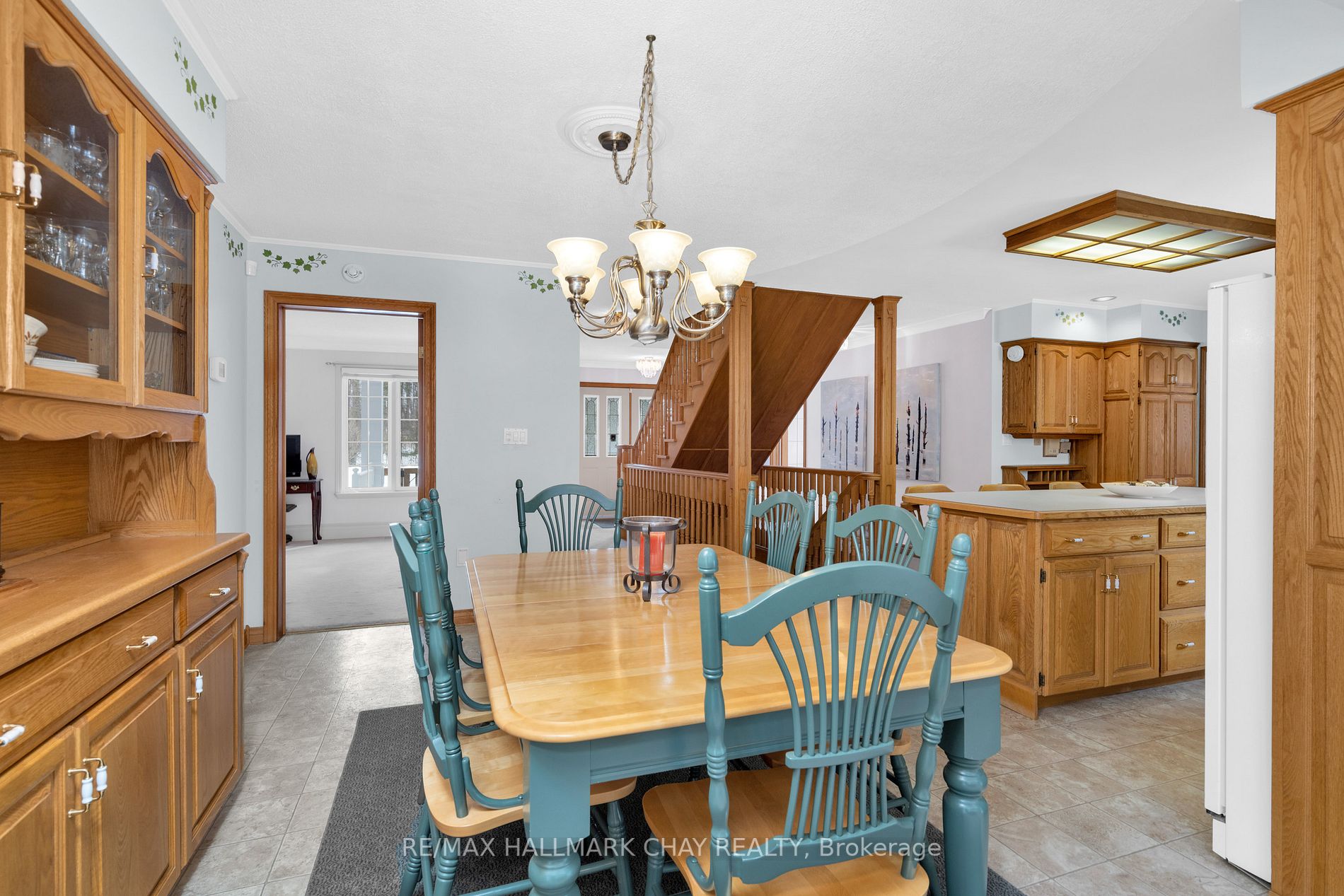 712 Mt St Louis Road W