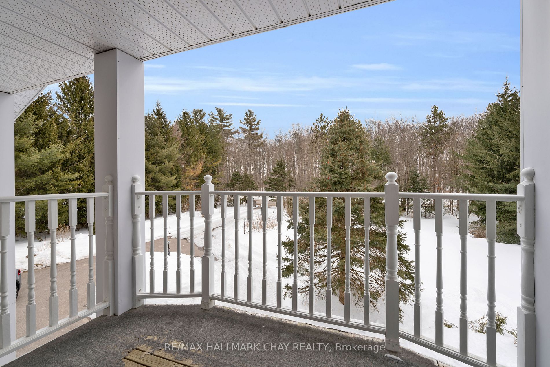 712 Mt St Louis Road W