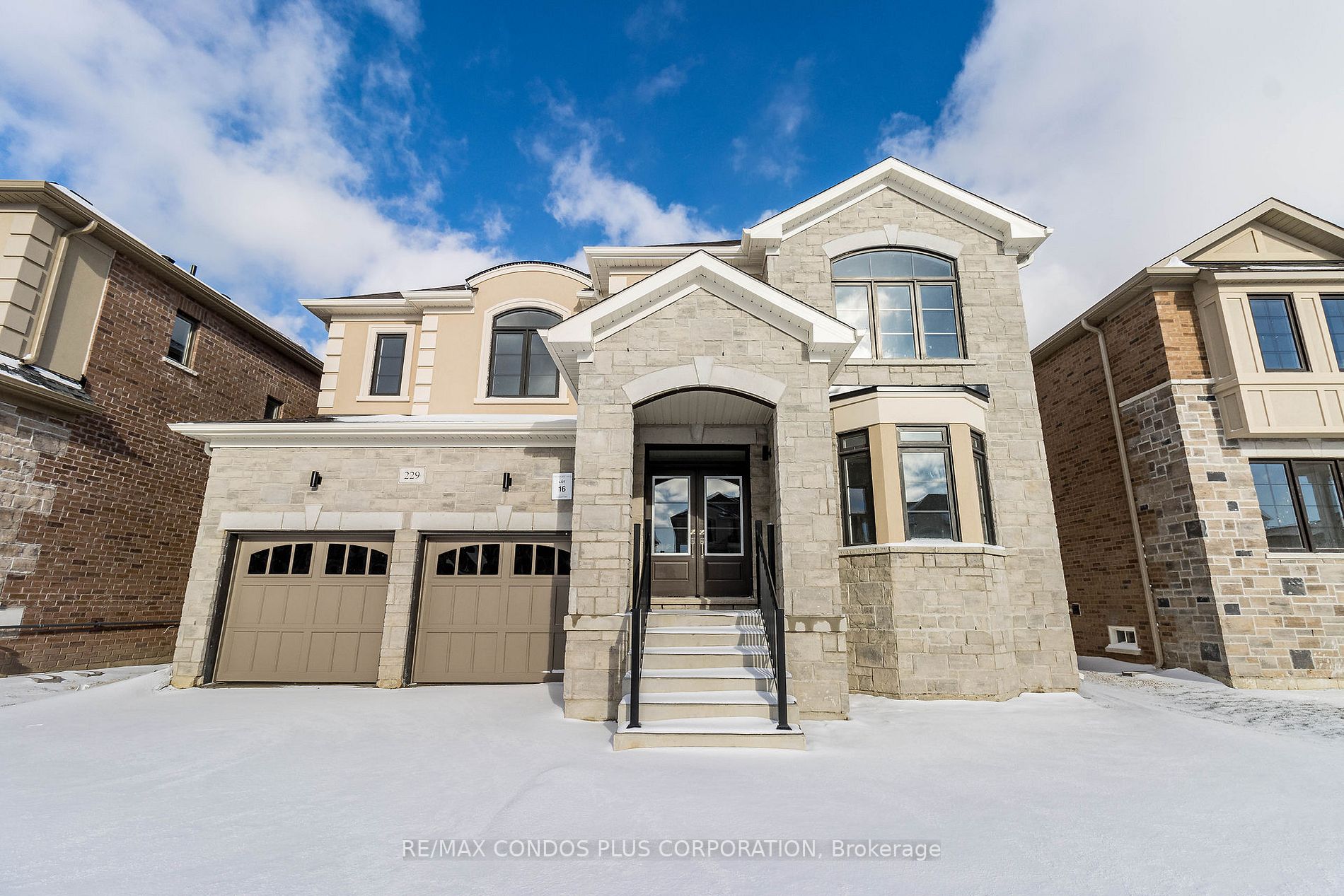 229 Warden Street N