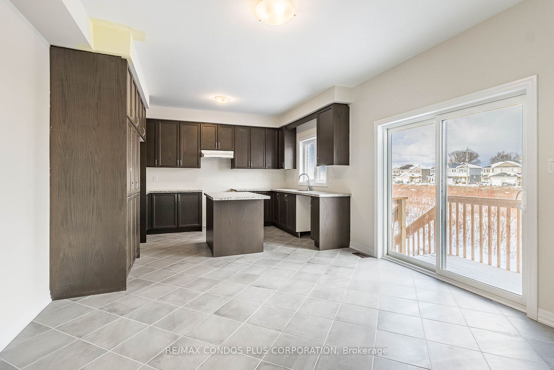 229 Warden Street N