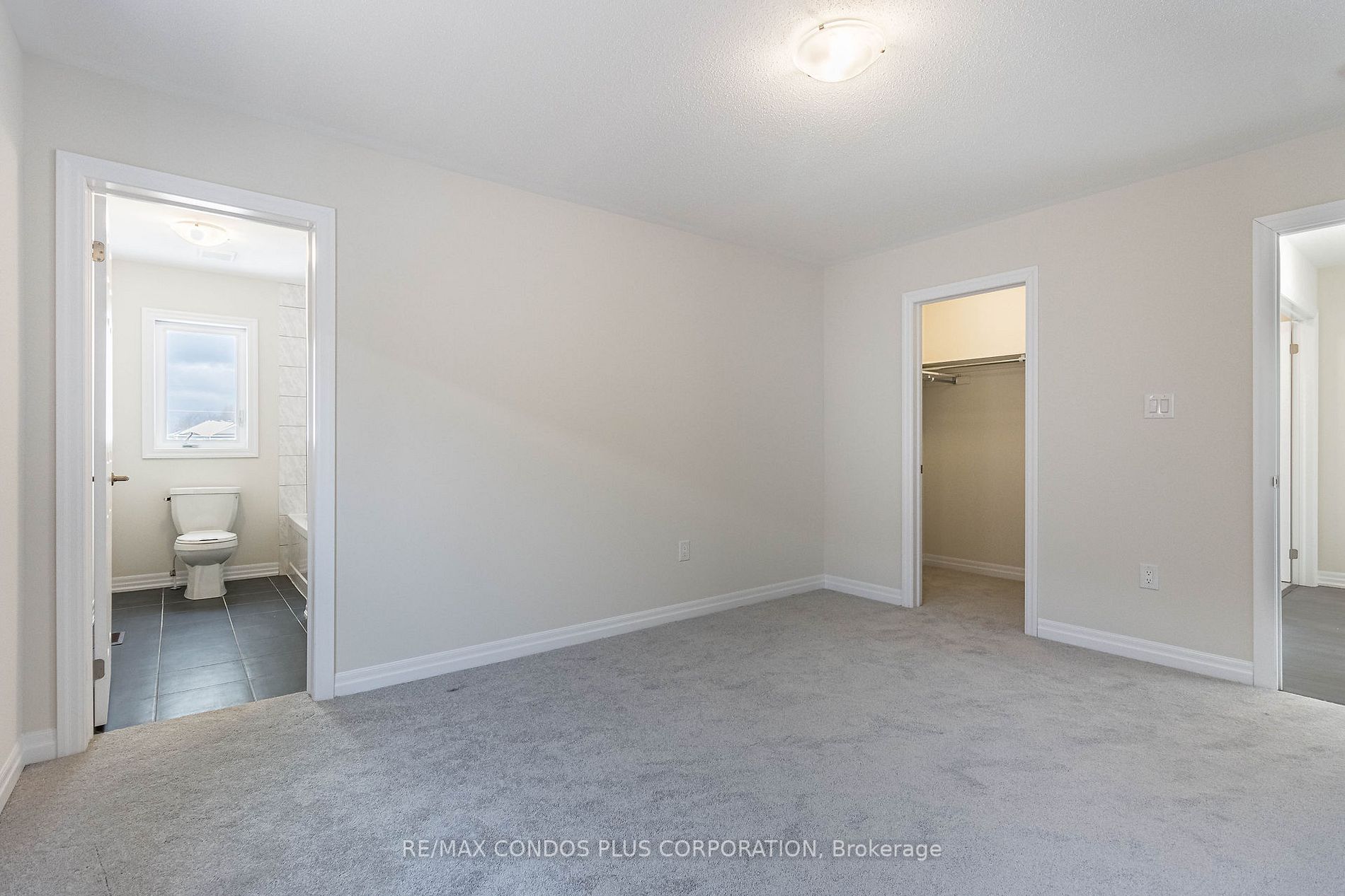 229 Warden Street N