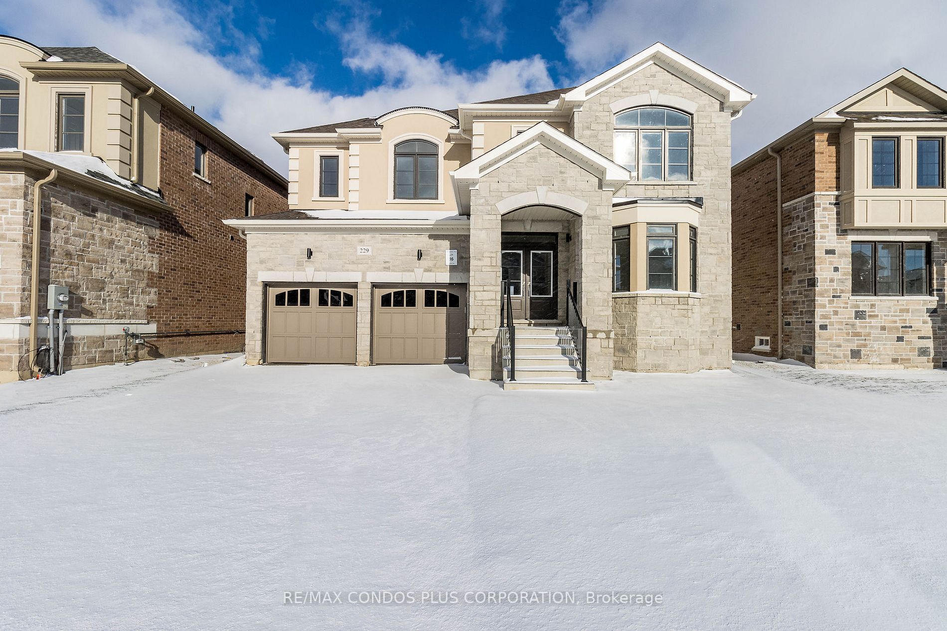 229 Warden Street N