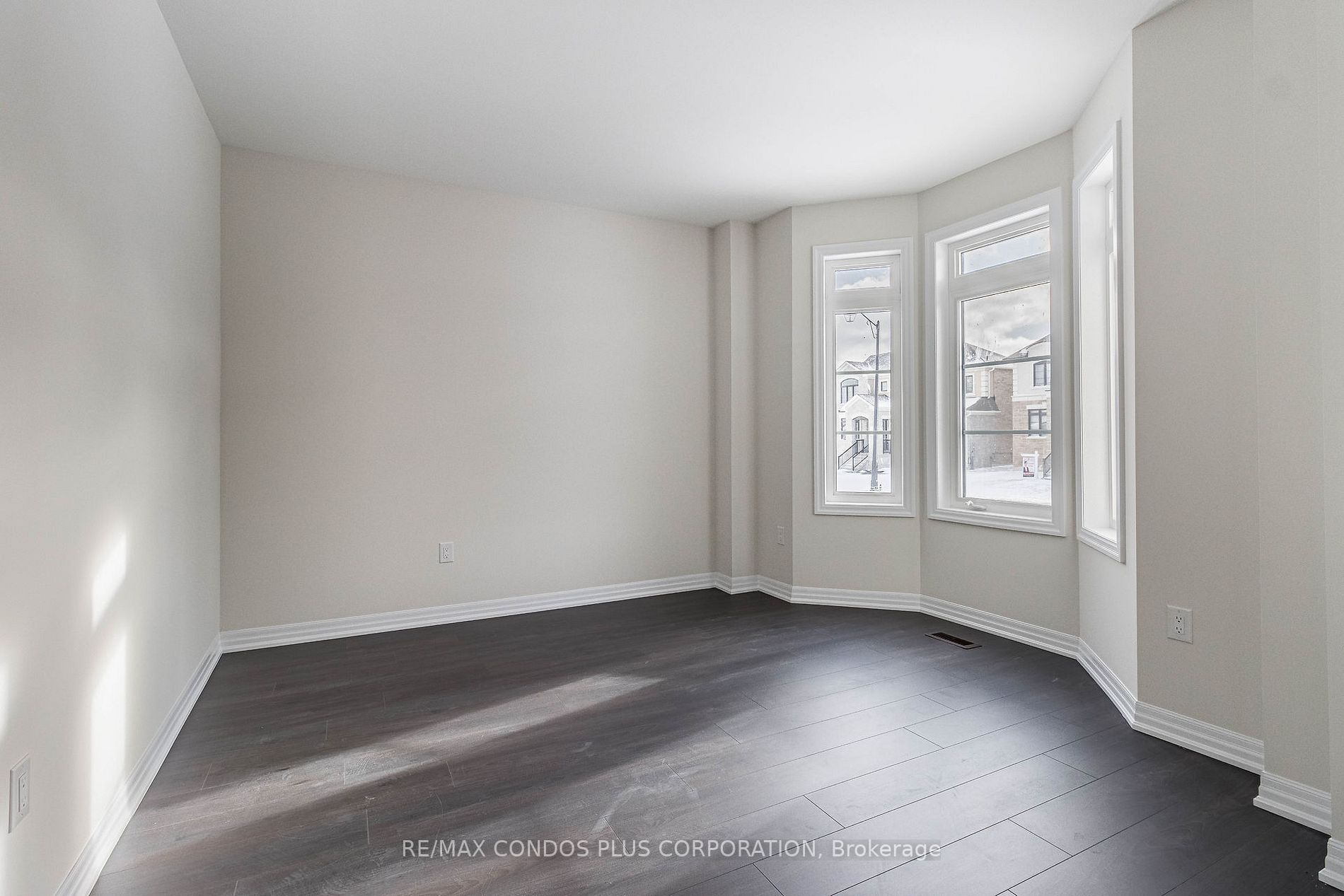 229 Warden Street N