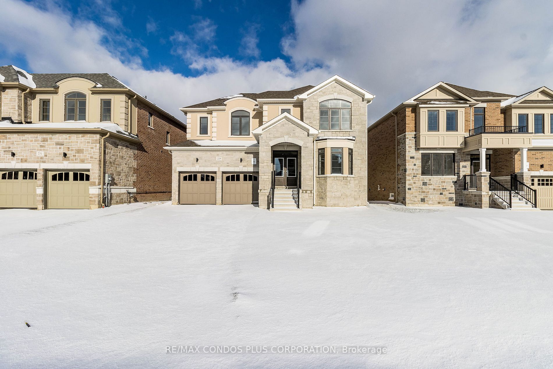 229 Warden Street N