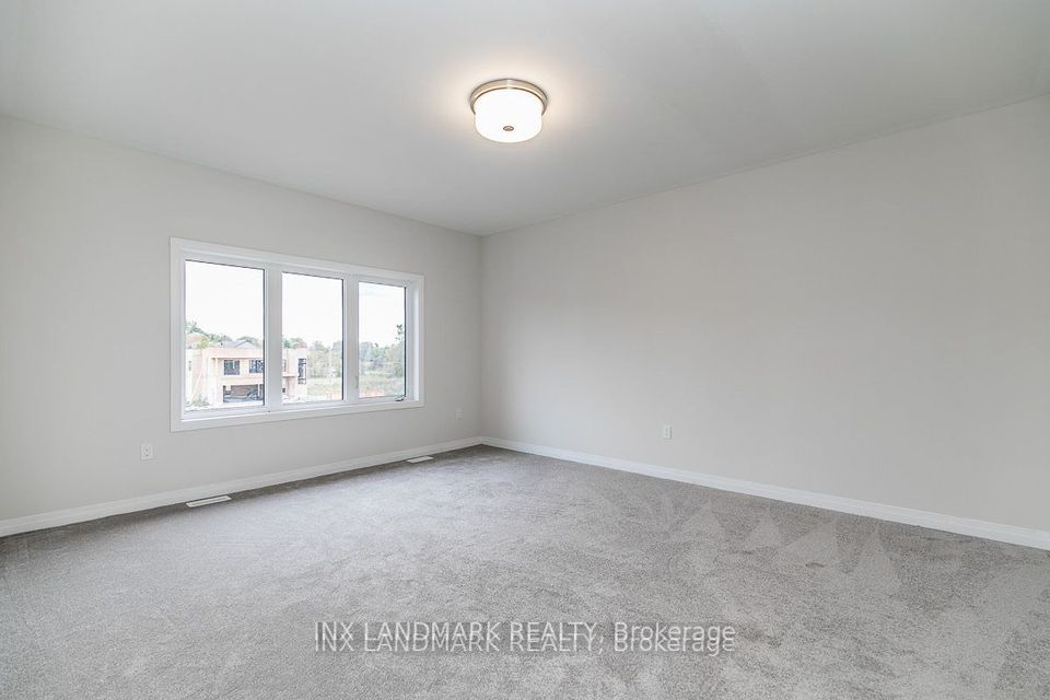 3772 Sunbank Cres