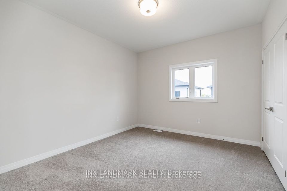 3772 Sunbank Cres