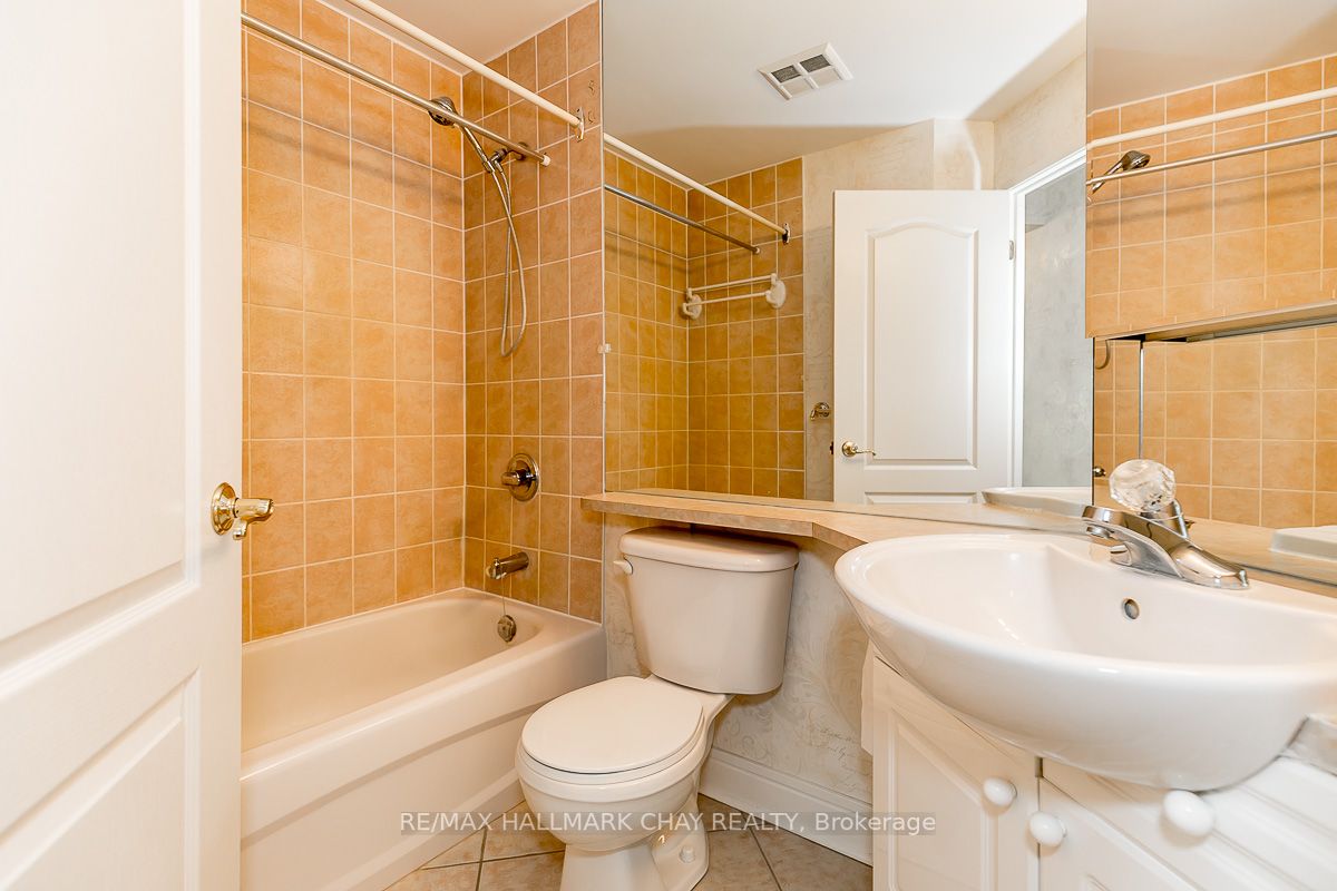 2 Toronto St, #1105