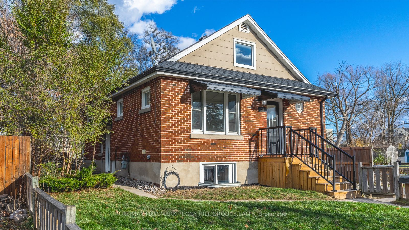 21 Eccles St N