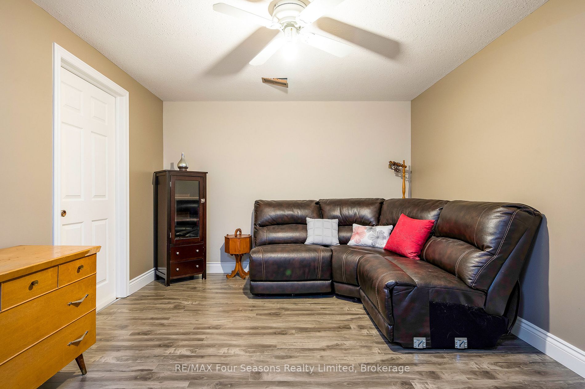 1913 Fairgrounds Rd N