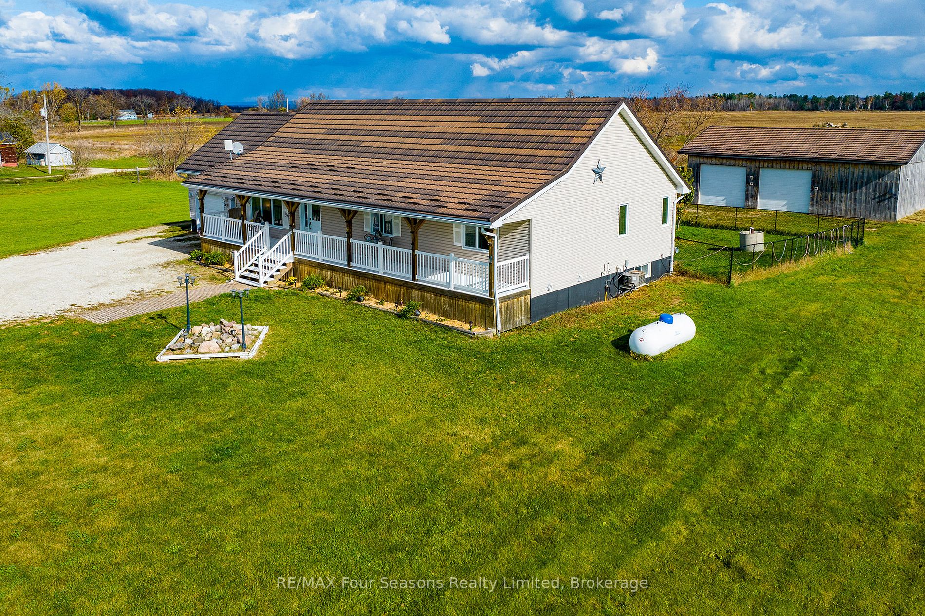 1913 Fairgrounds Rd N