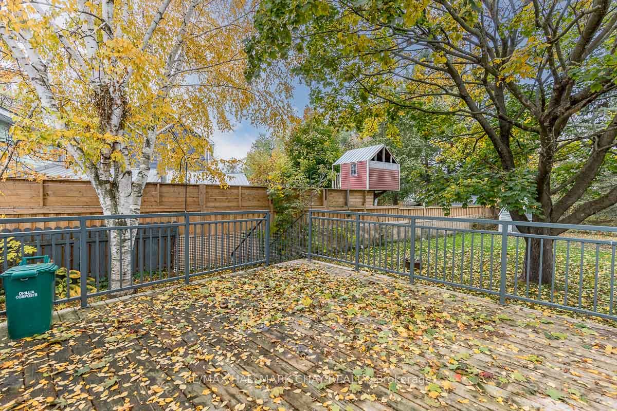 62 Hoover Cres