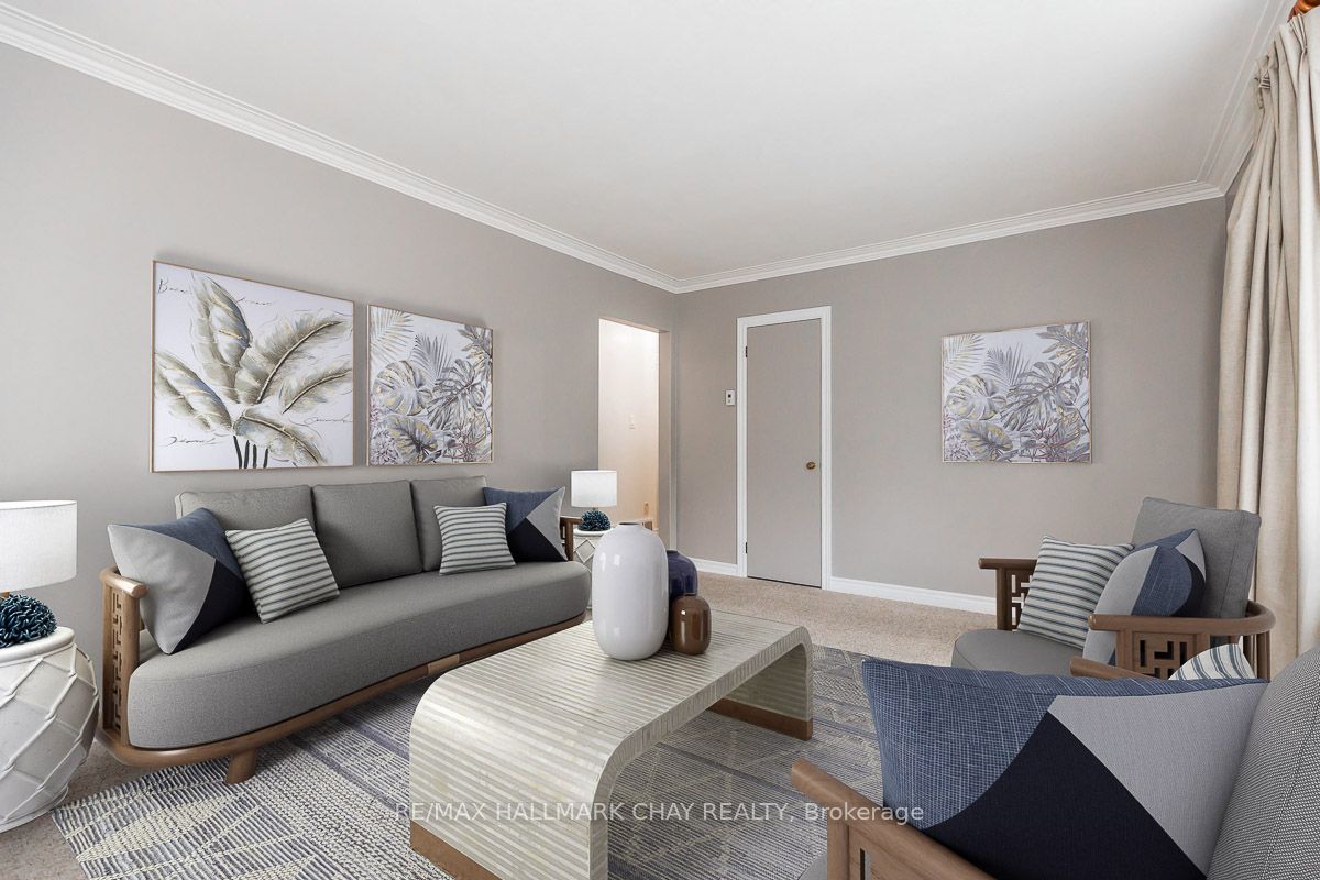 62 Hoover Cres
