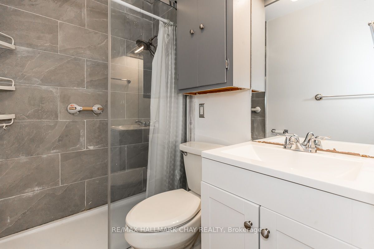 62 Hoover Cres