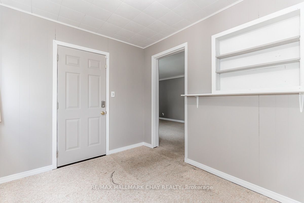 62 Hoover Cres