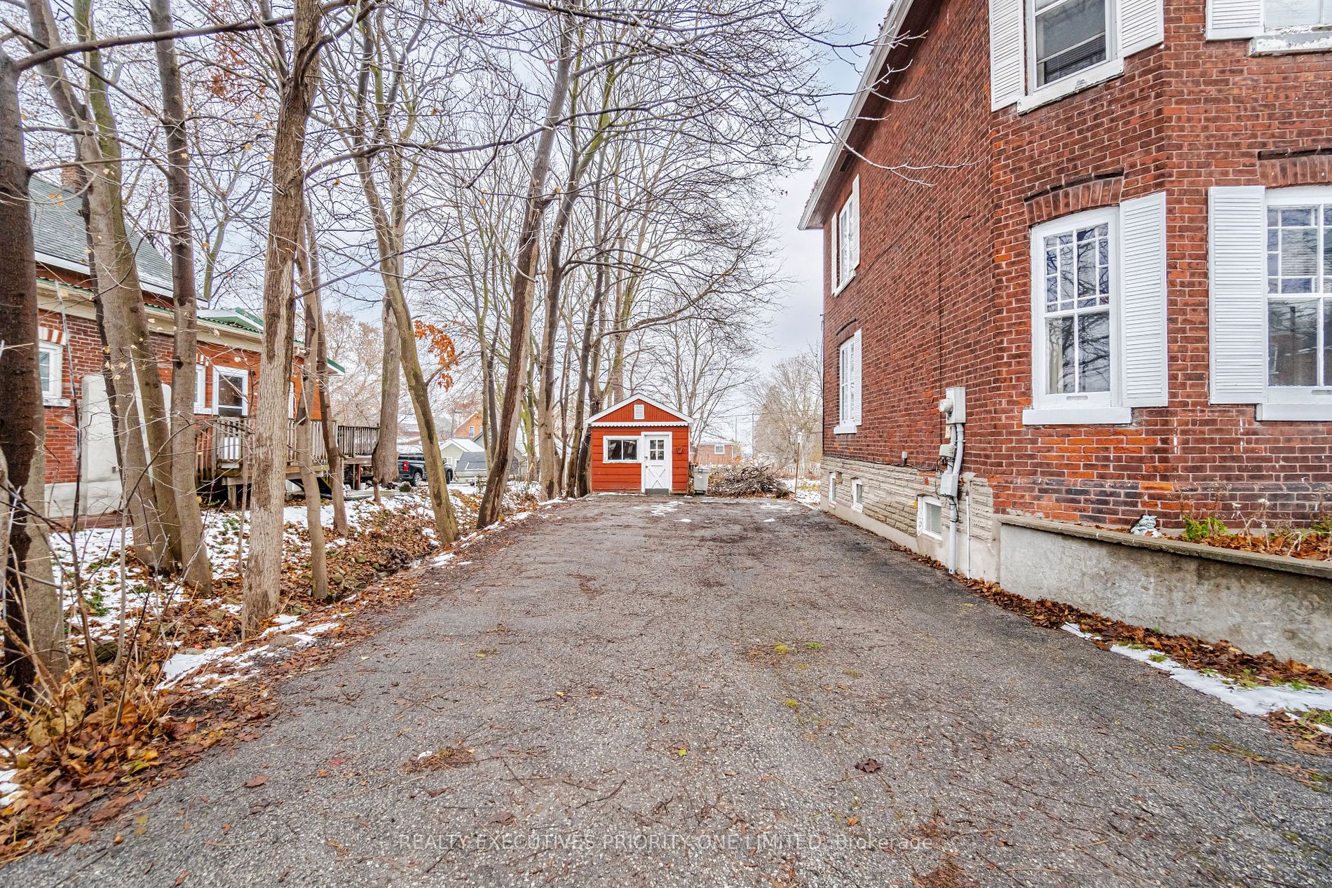 121 Burton Ave