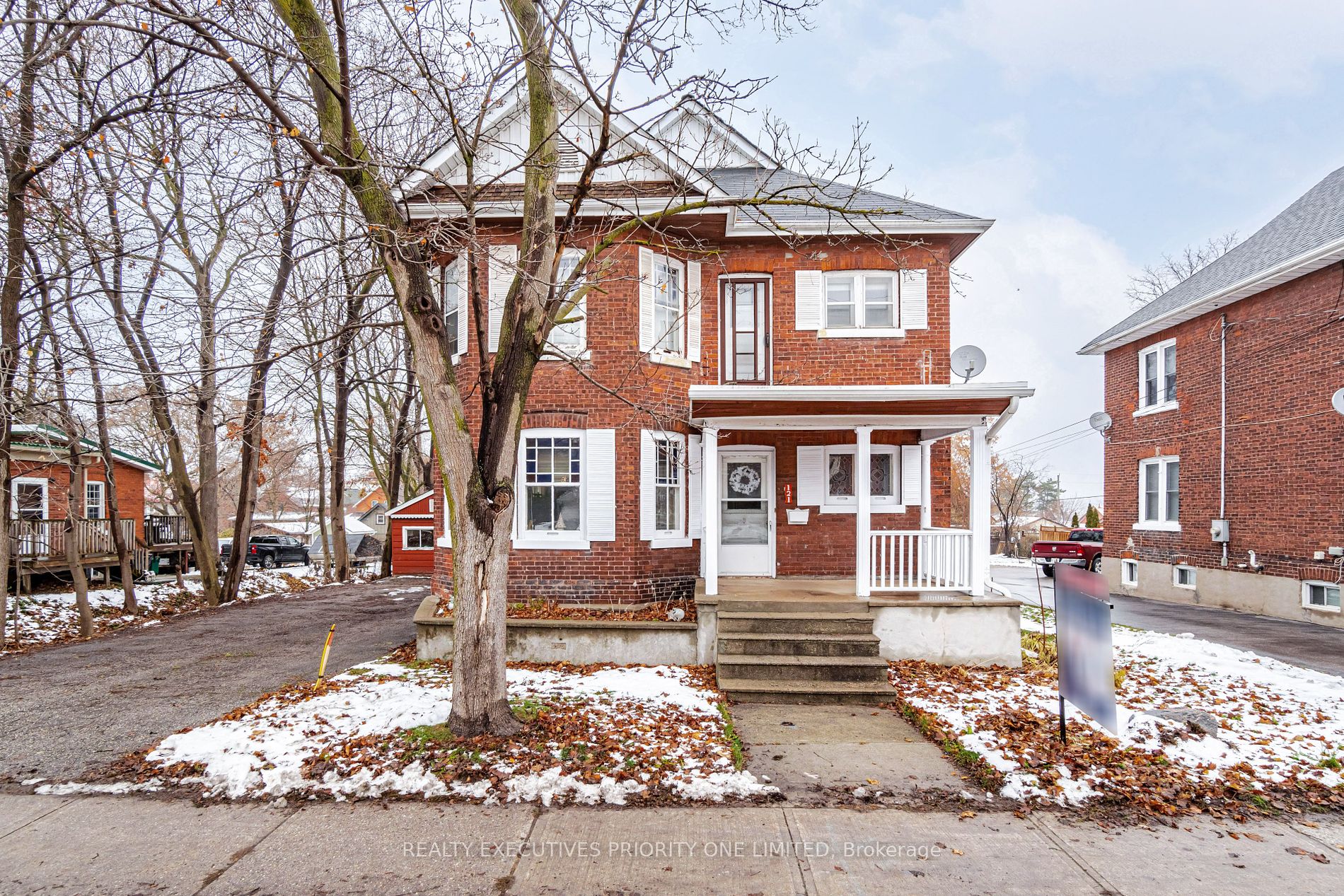 121 Burton Ave