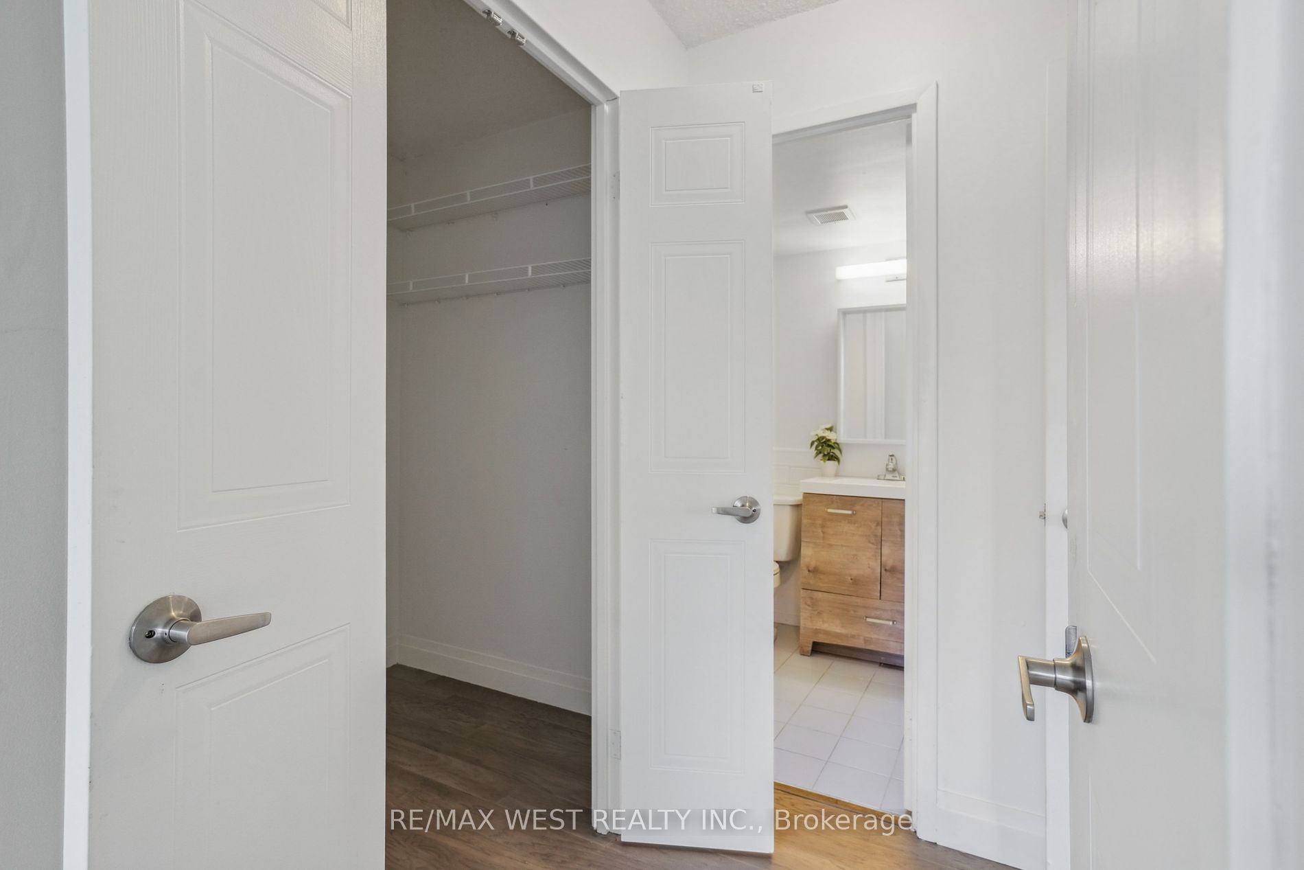 75 Ellen Street, #904